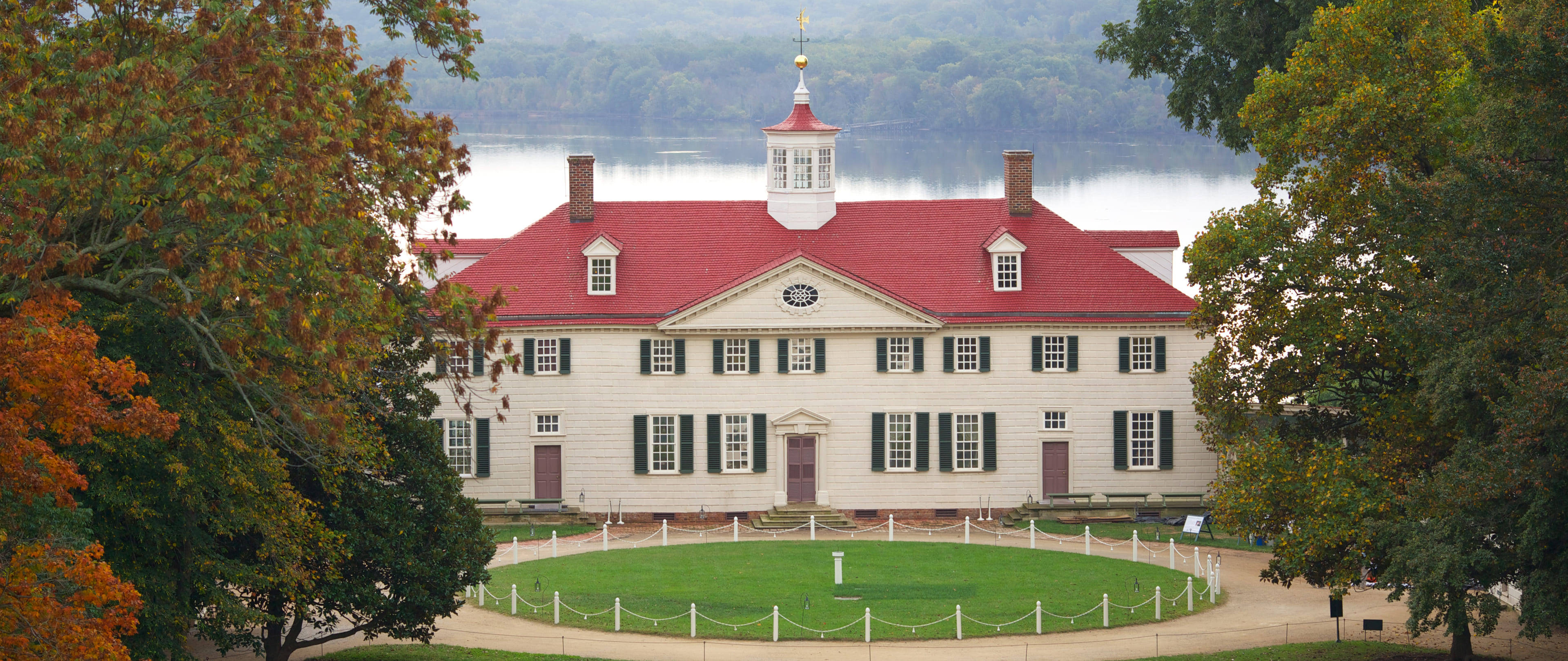 Mount Vernon, white colonial mansion, red roof, 4K Desktop Wallpaper