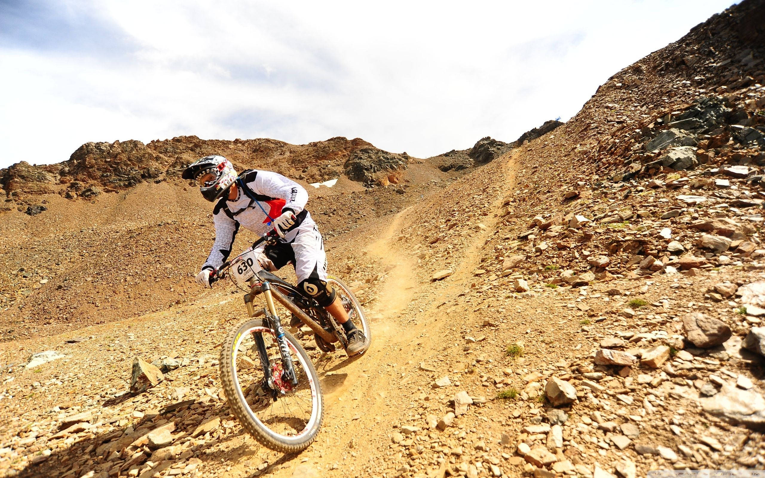 mtb rocky trail, dusty rocky trail, barren mountain landscape, 2K Desktop Wallpaper