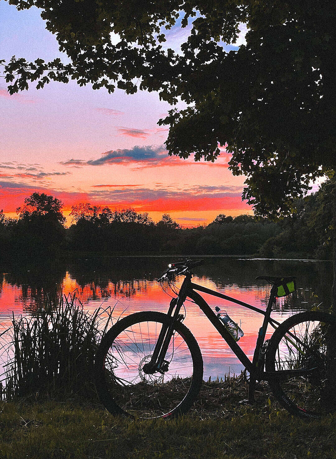 modern mountain bike, lake, sunset, HD Phone Wallpaper