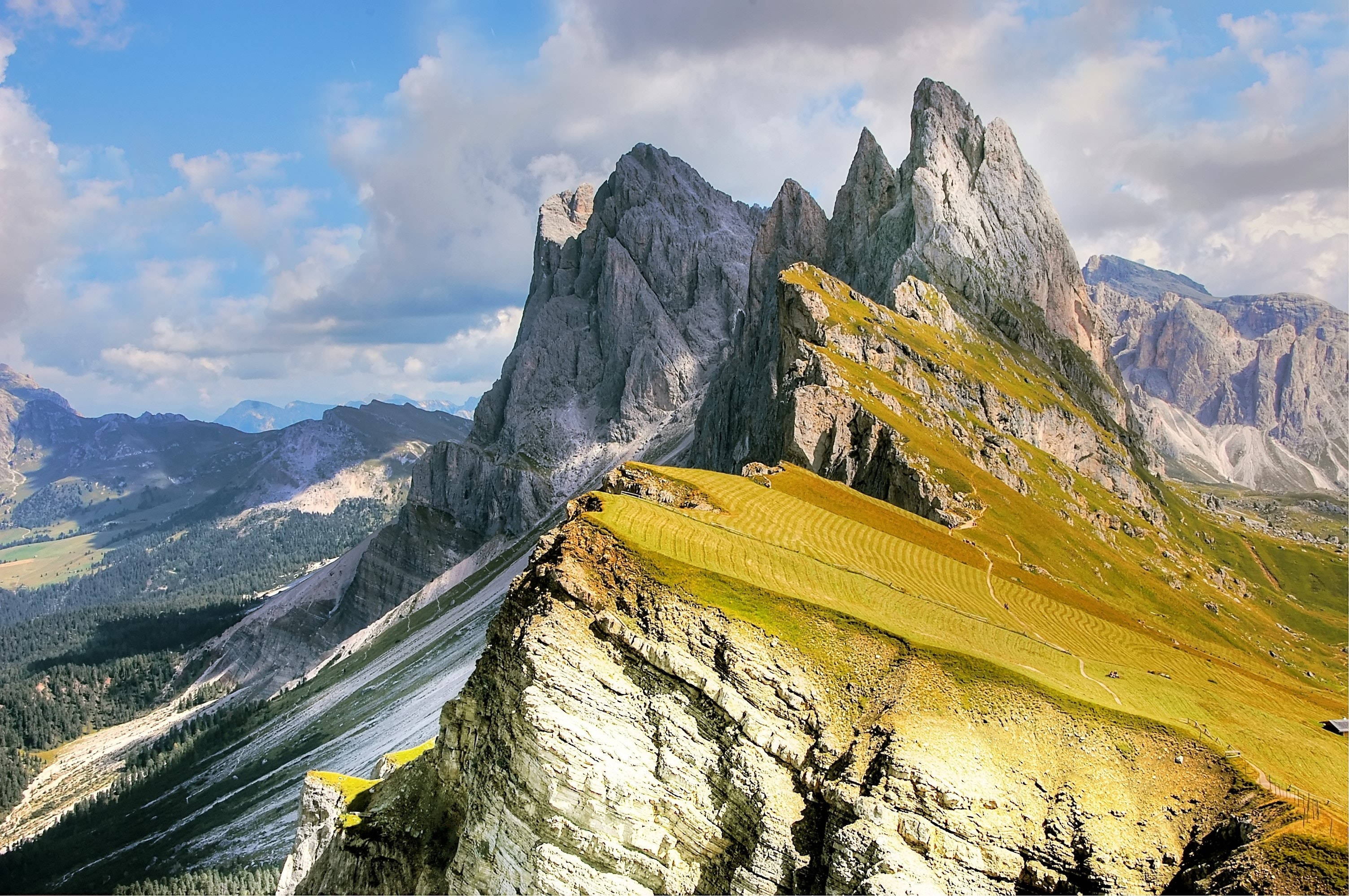 Mountain, gray cliffs, golden grassy slopes, 2K Desktop Wallpaper