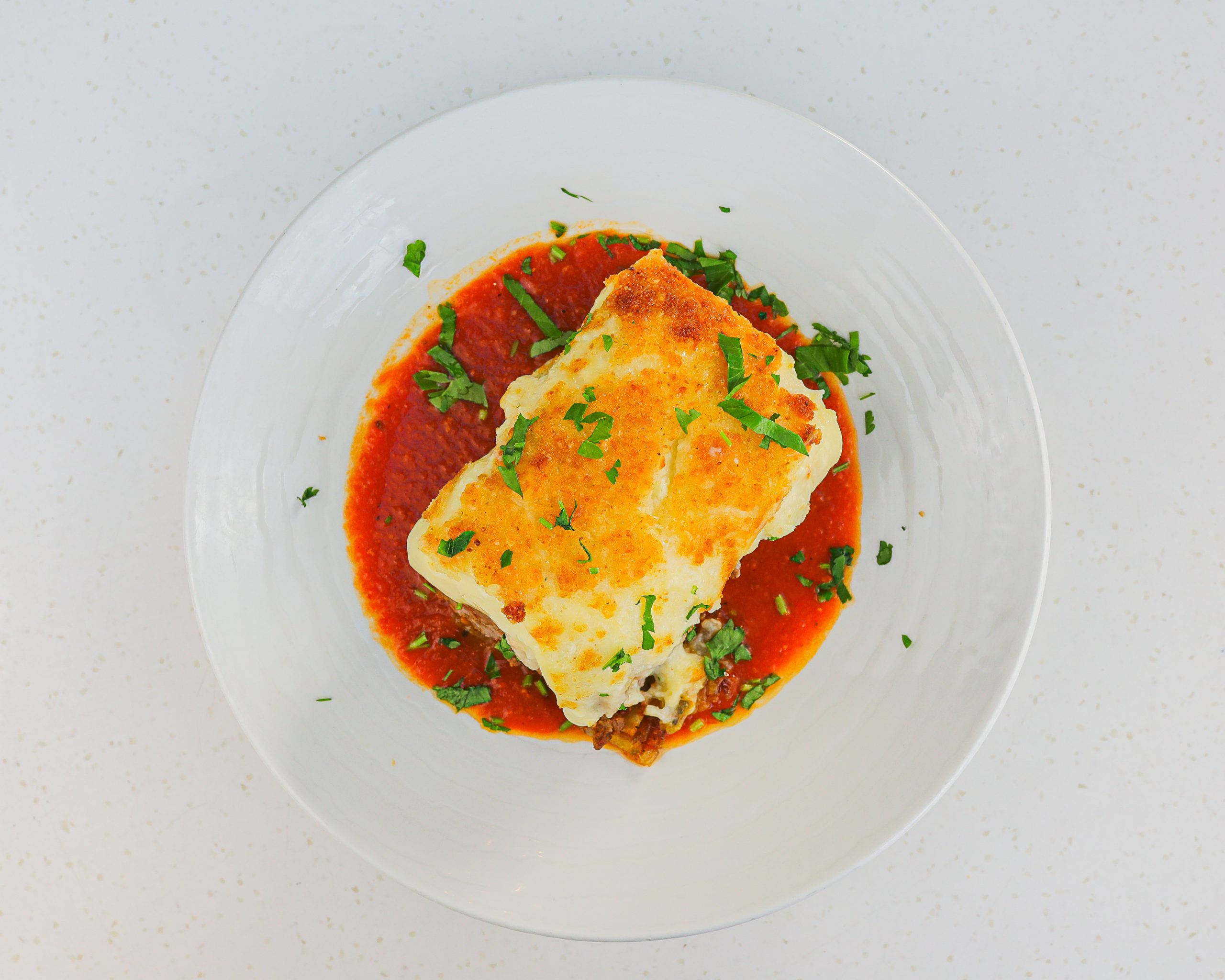 moussaka, golden-brown, tomato sauce, 2K Desktop Wallpaper