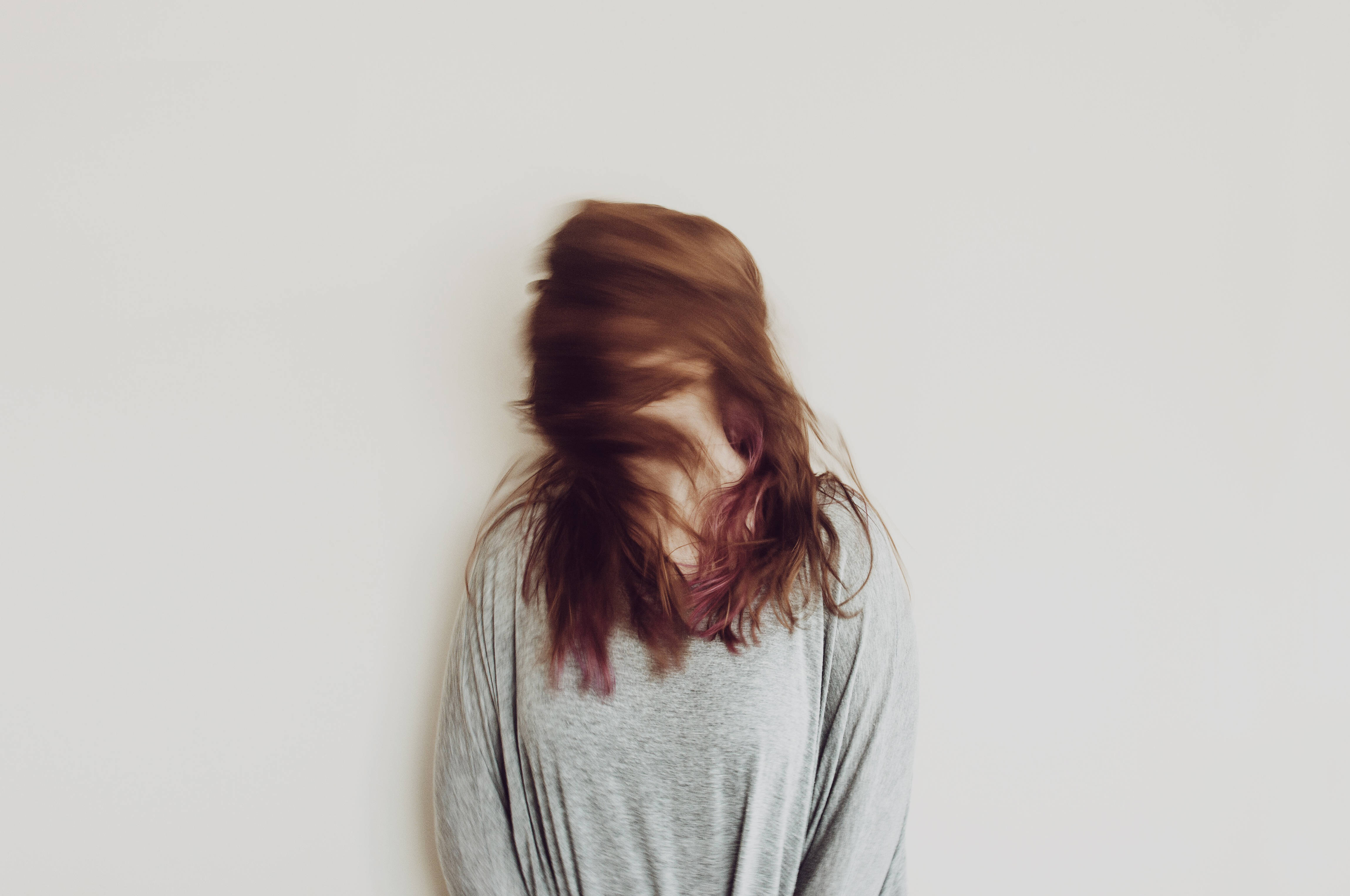 Moving Desktop, woman, reddish hair, 4K Desktop Wallpaper