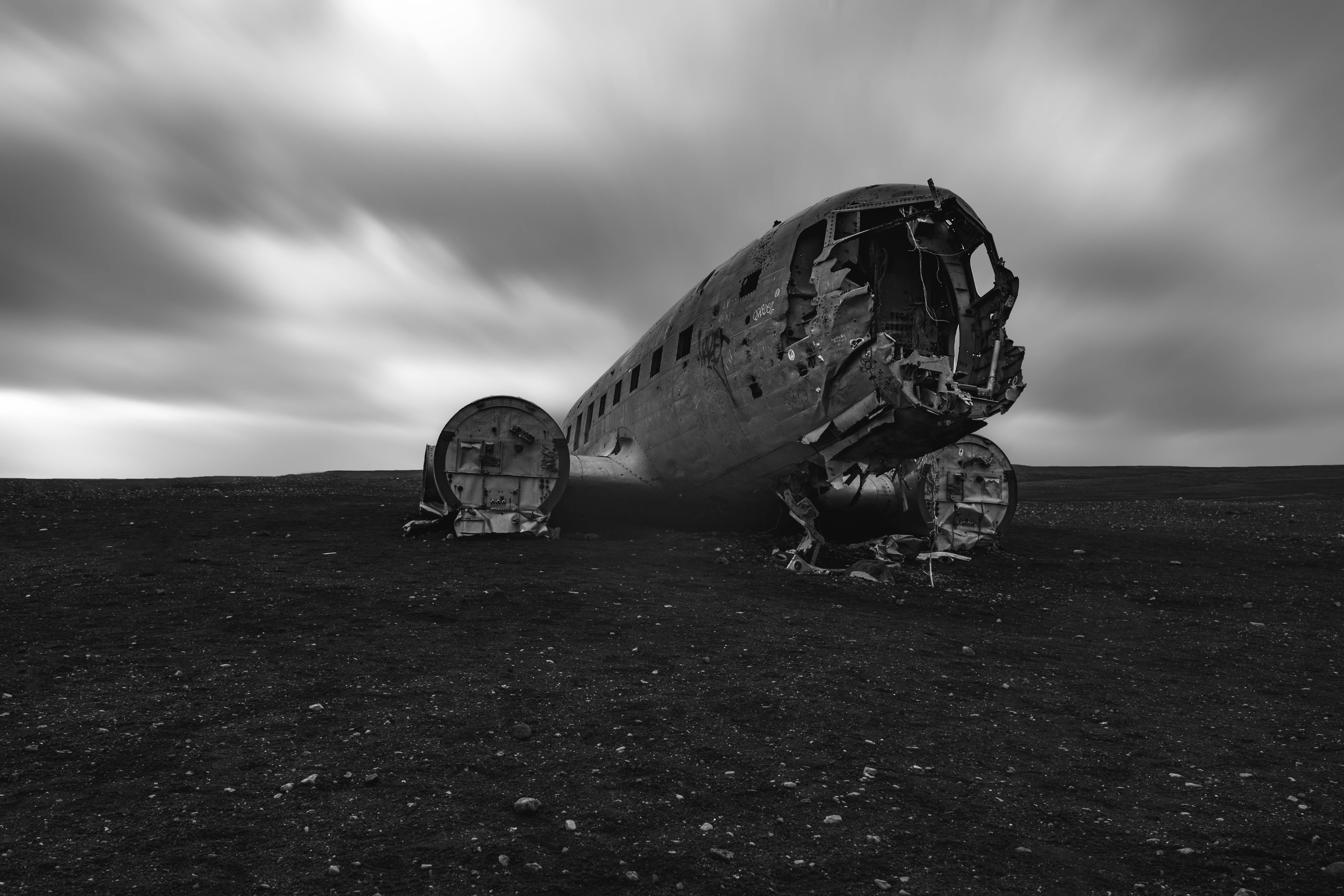 Moving Desktop, plane crash, airplane fuselage, 5K Desktop Wallpaper