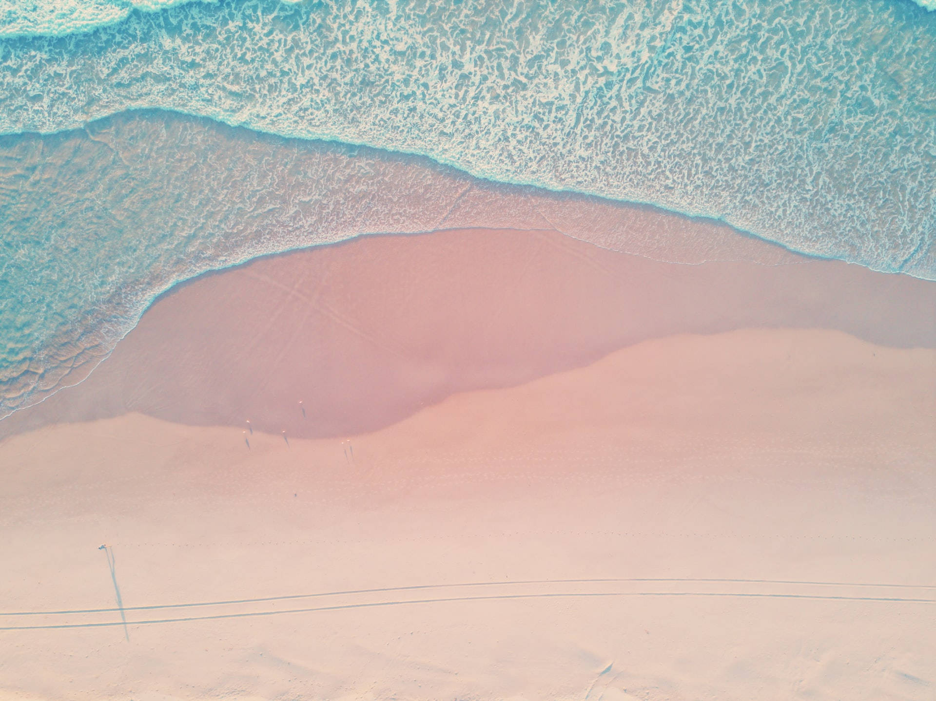 turquoise waves, soft pink sand beach, tire tracks, Full HD Desktop Wallpaper