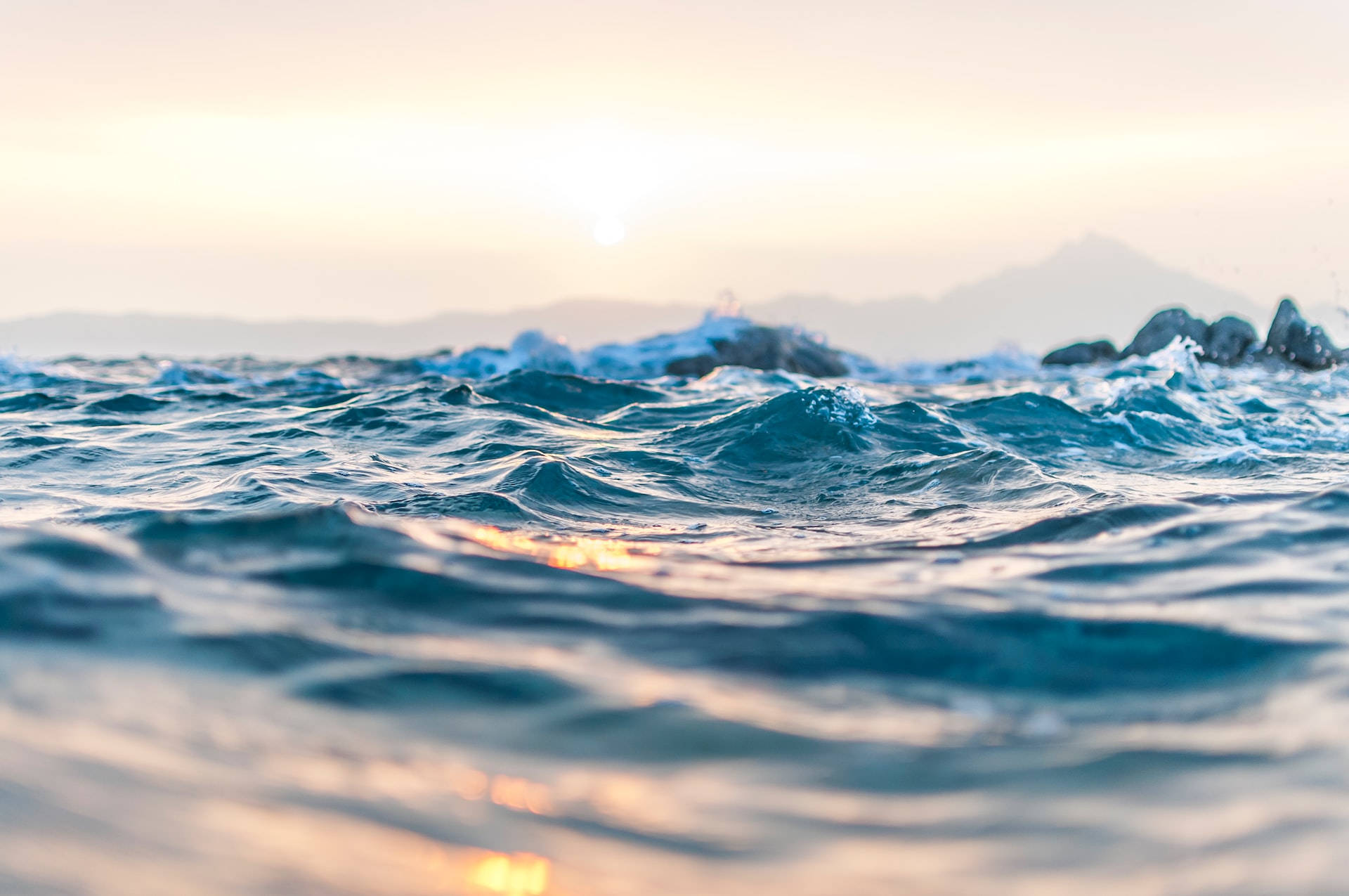 Moving Water, vast sea, sunset light, Full HD Desktop Wallpaper