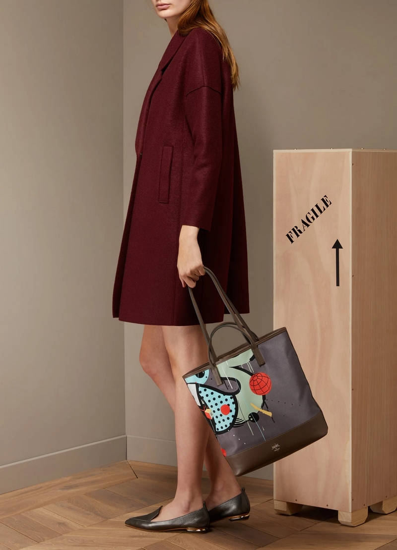 Moynat, Mambo tote bag, burgundy coat, SD Phone Wallpaper