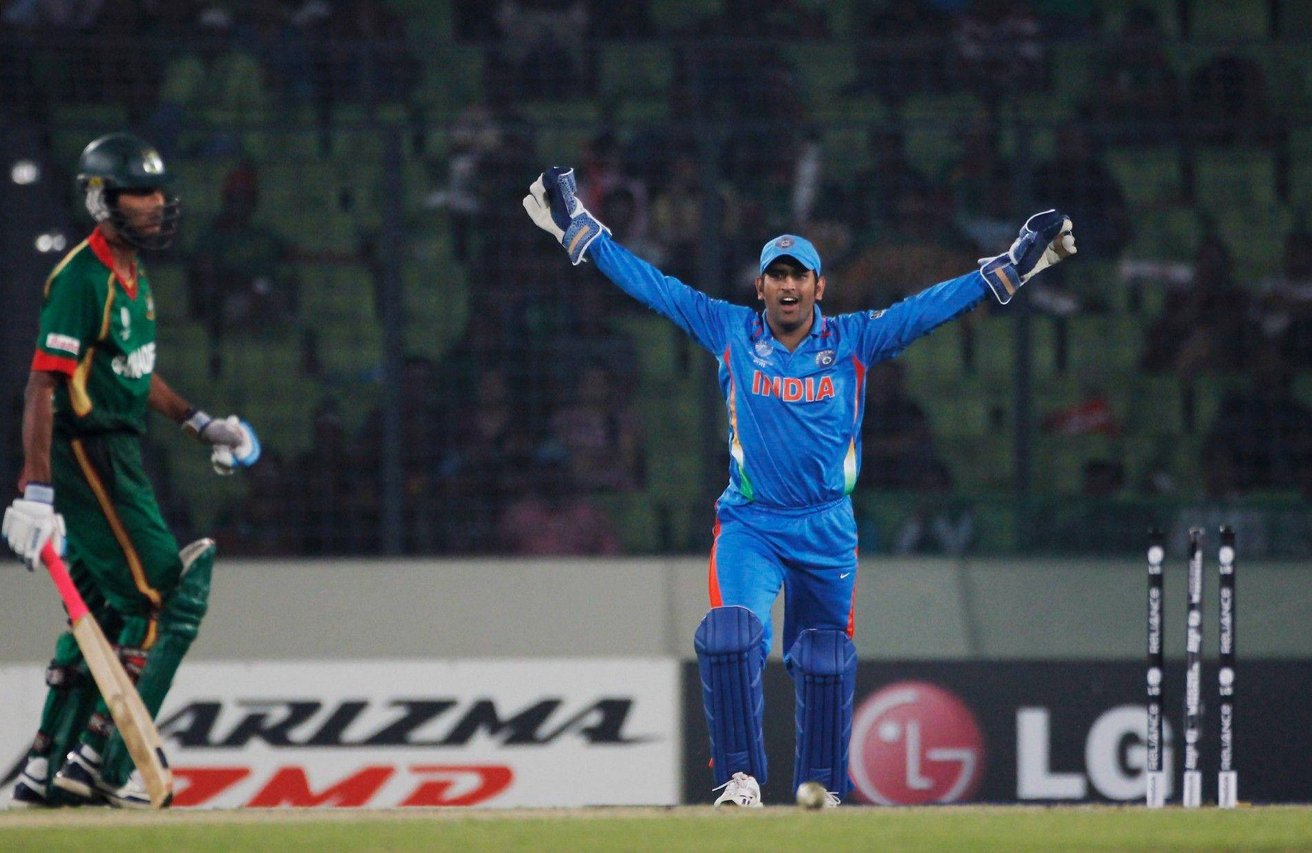 Ms Dhoni, cricket field, floodlit field, HD Desktop Wallpaper