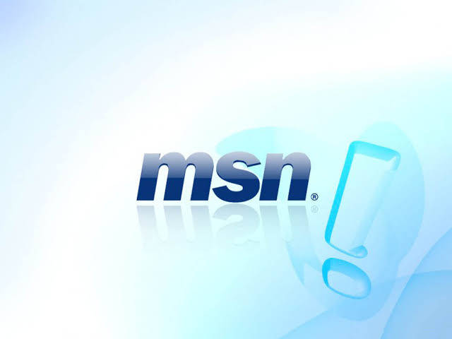 MSN logo, blue exclamation mark, soft gradient background, SD Desktop Wallpaper