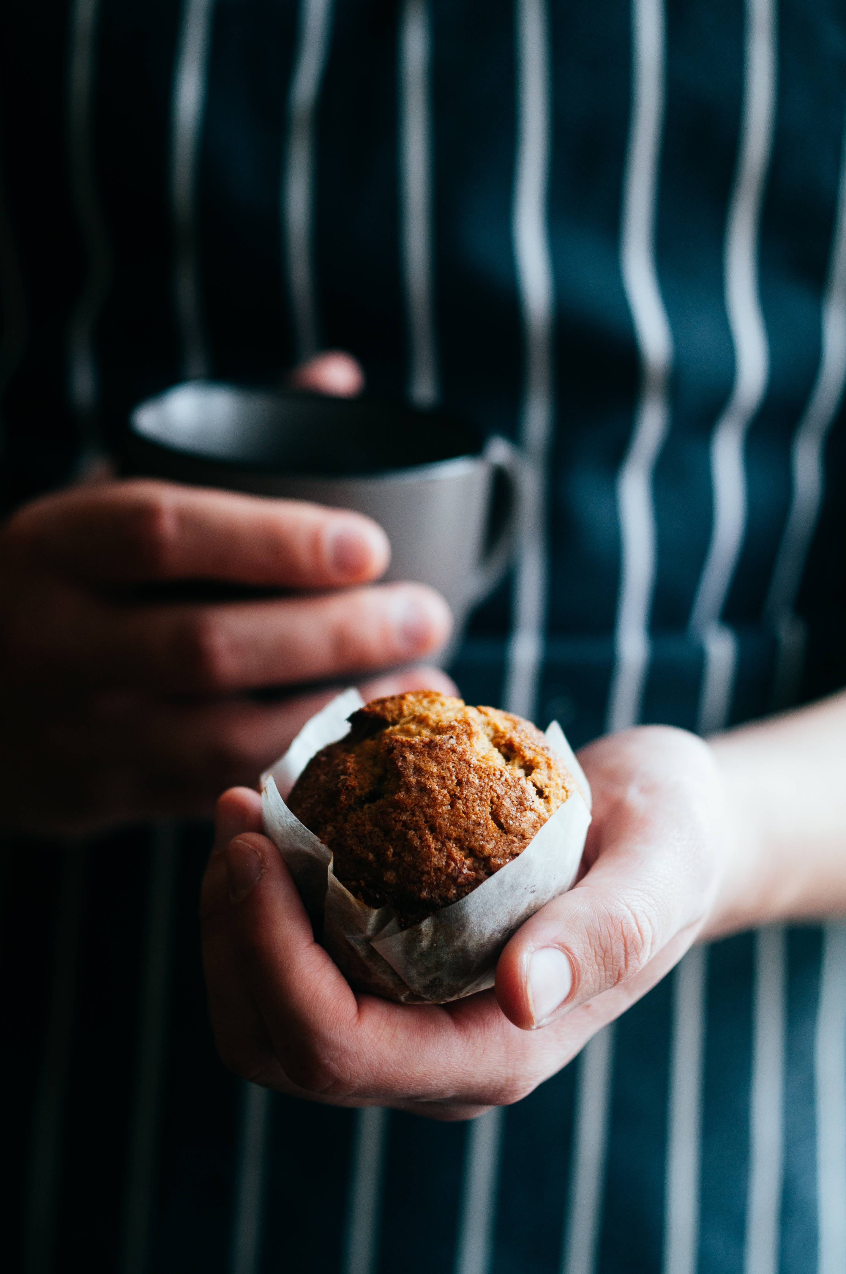 muffin, mug, striped apron, 4K Phone Wallpaper