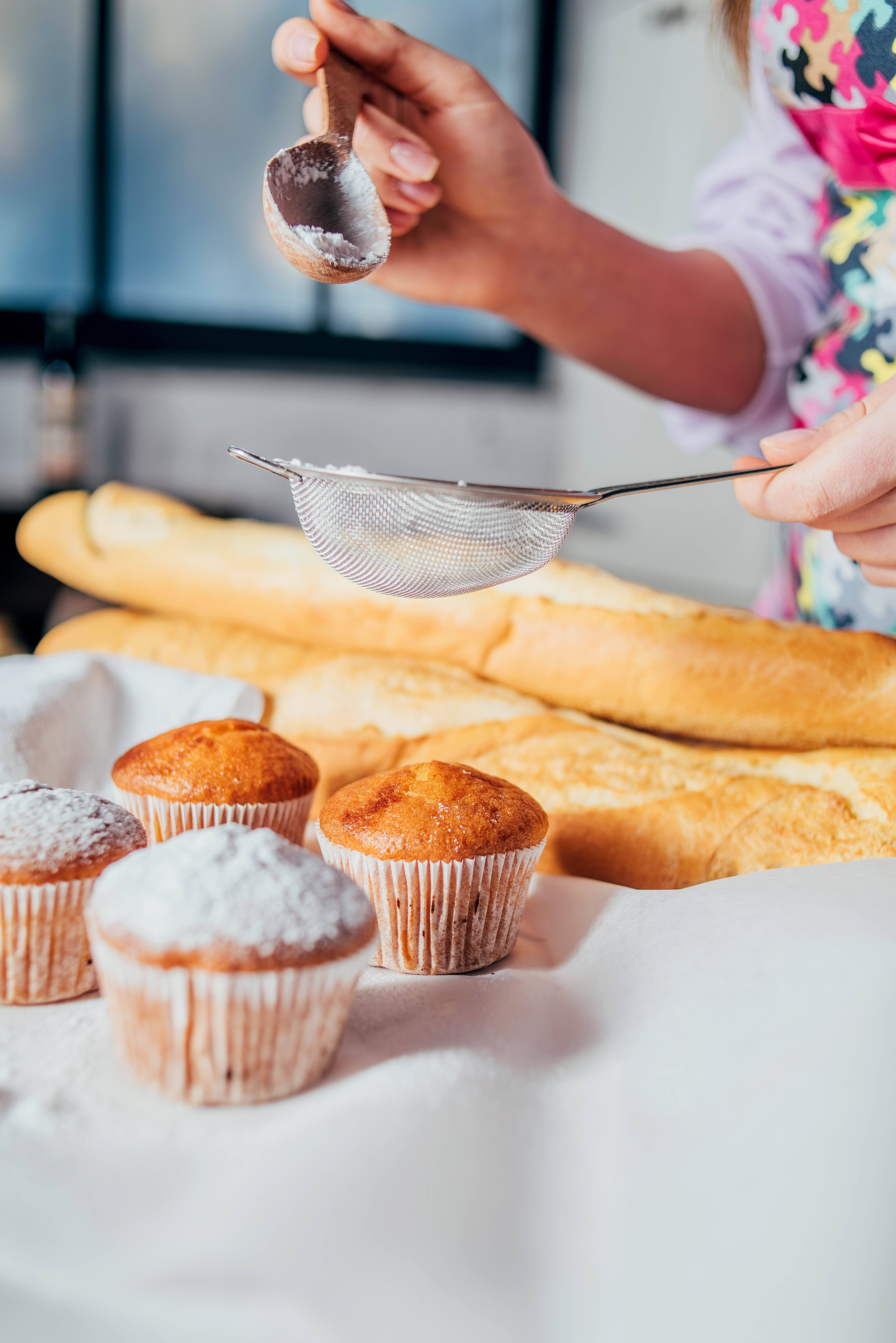 muffin, cake dust, powdered sugar, 5K Phone Wallpaper