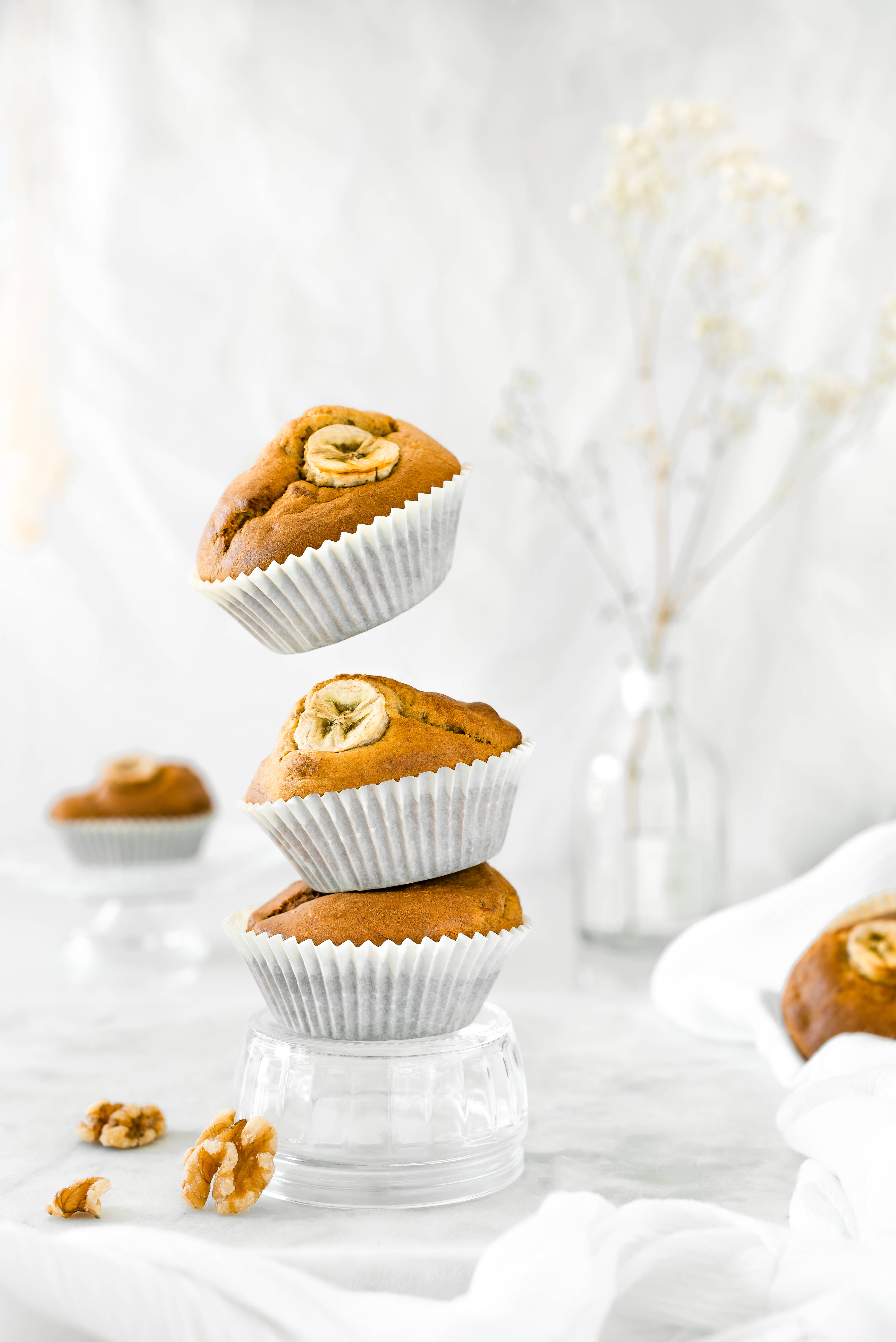 Muffin, banana nut muffins, glass stand, 5K Phone Wallpaper