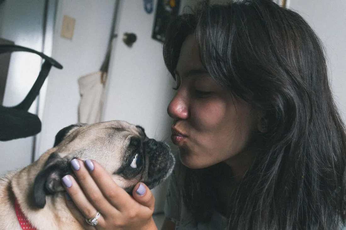Mujer Con Perro