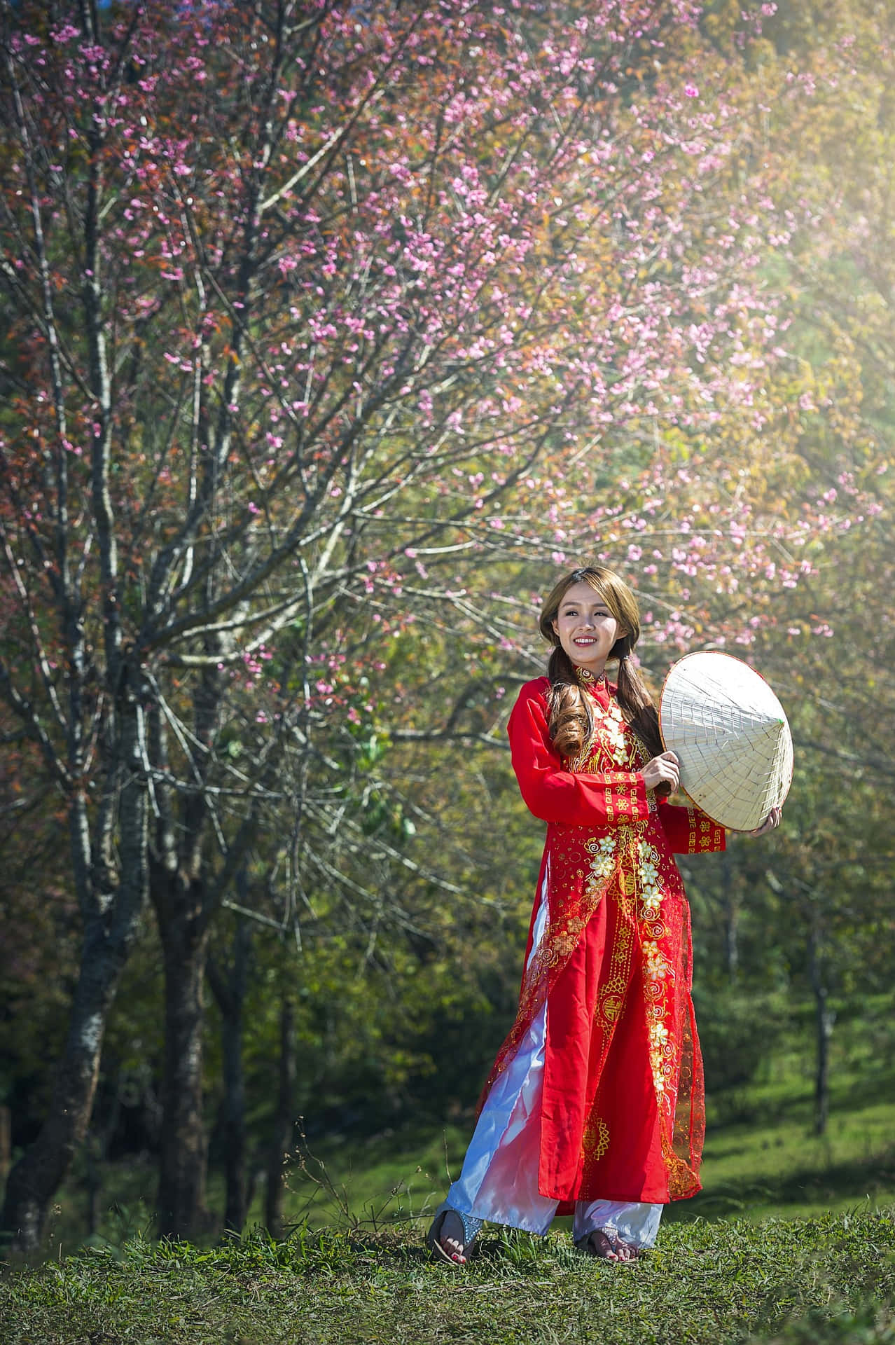 mujer soltera, red traditional dress, conical hat, Full HD Phone Wallpaper
