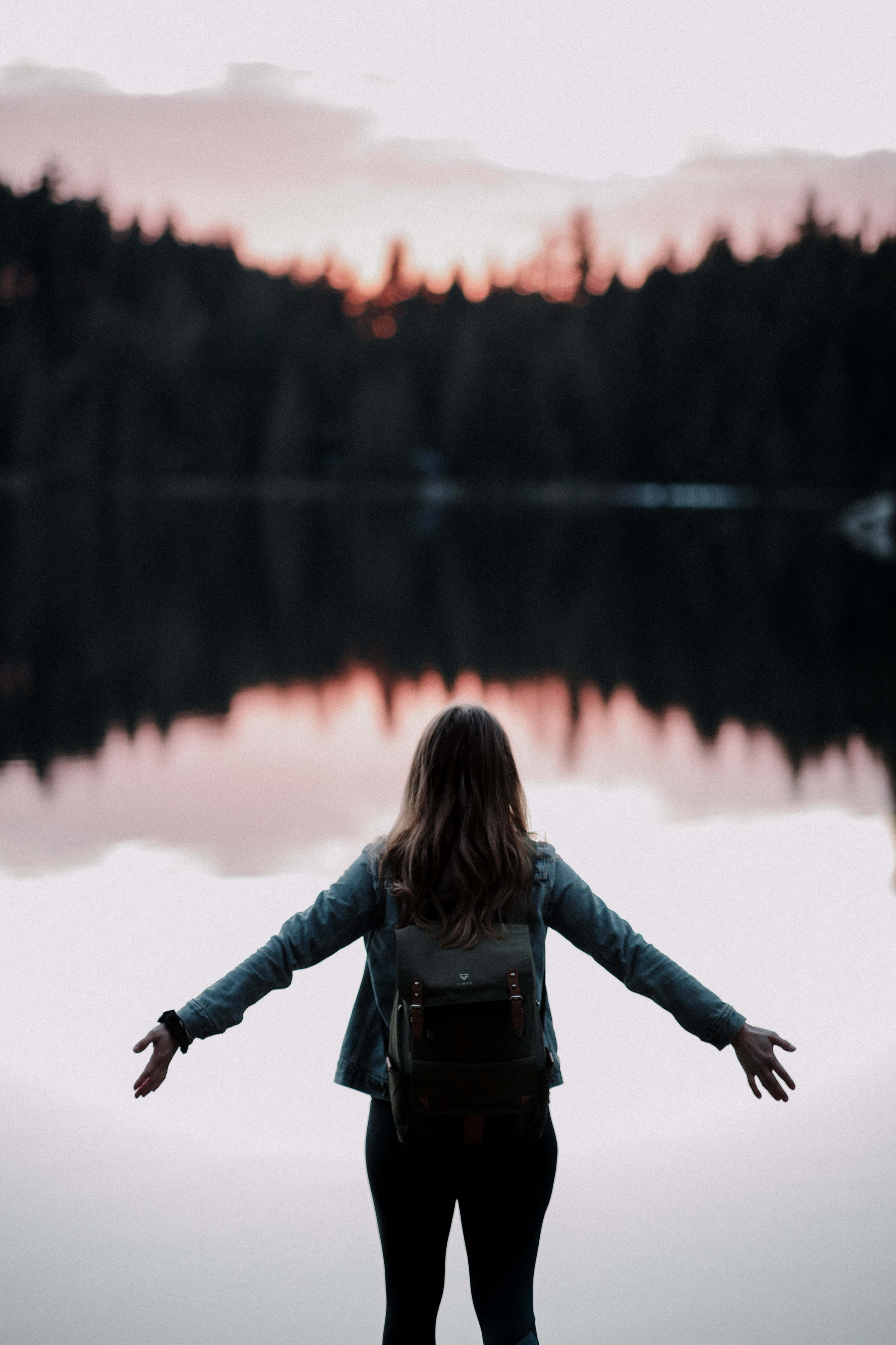 Mujer Soltera, calm lake, dusk, 5K Phone Wallpaper