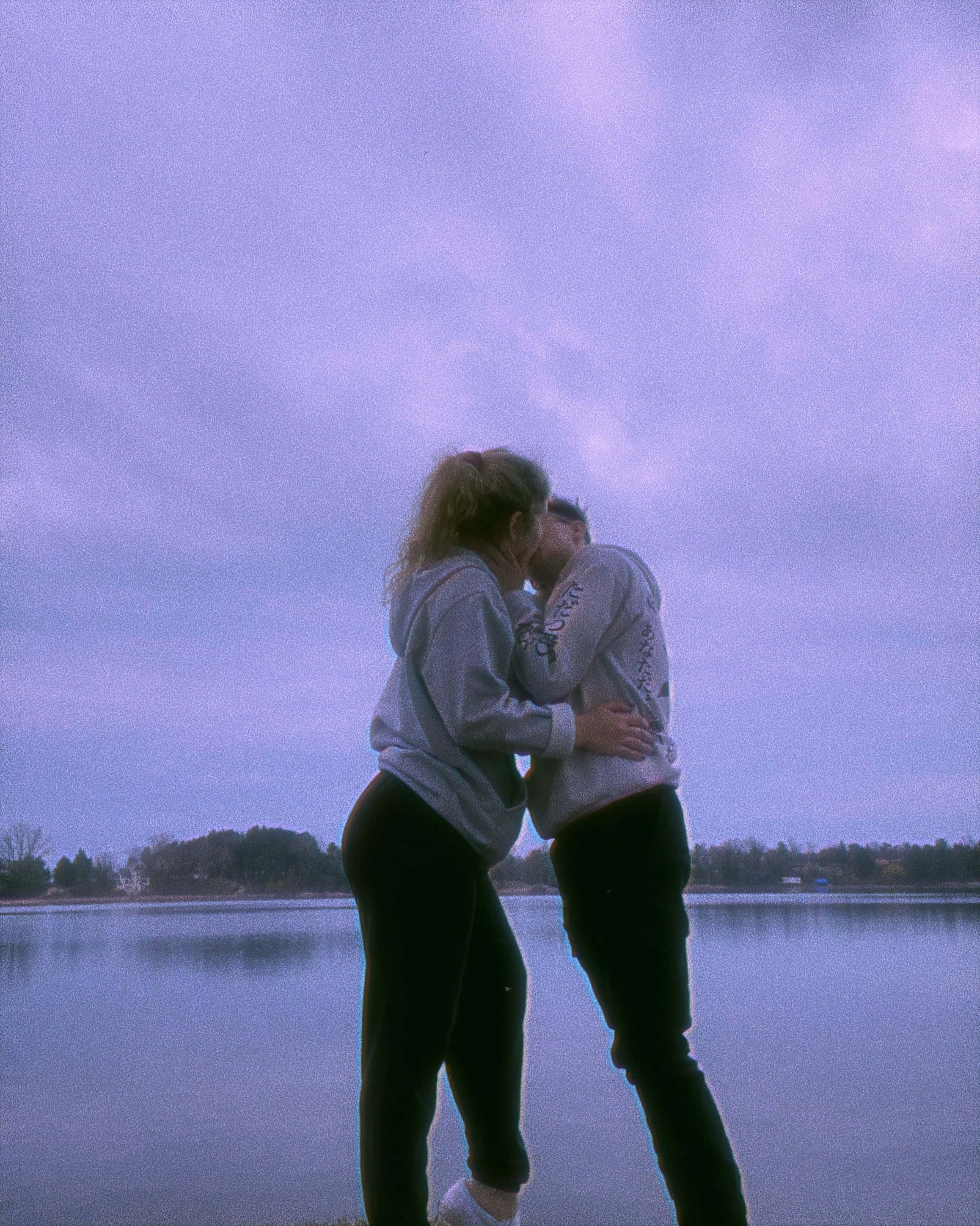 Mujeres Lesbianas, calm lake, purple twilight sky, 2K Phone Wallpaper
