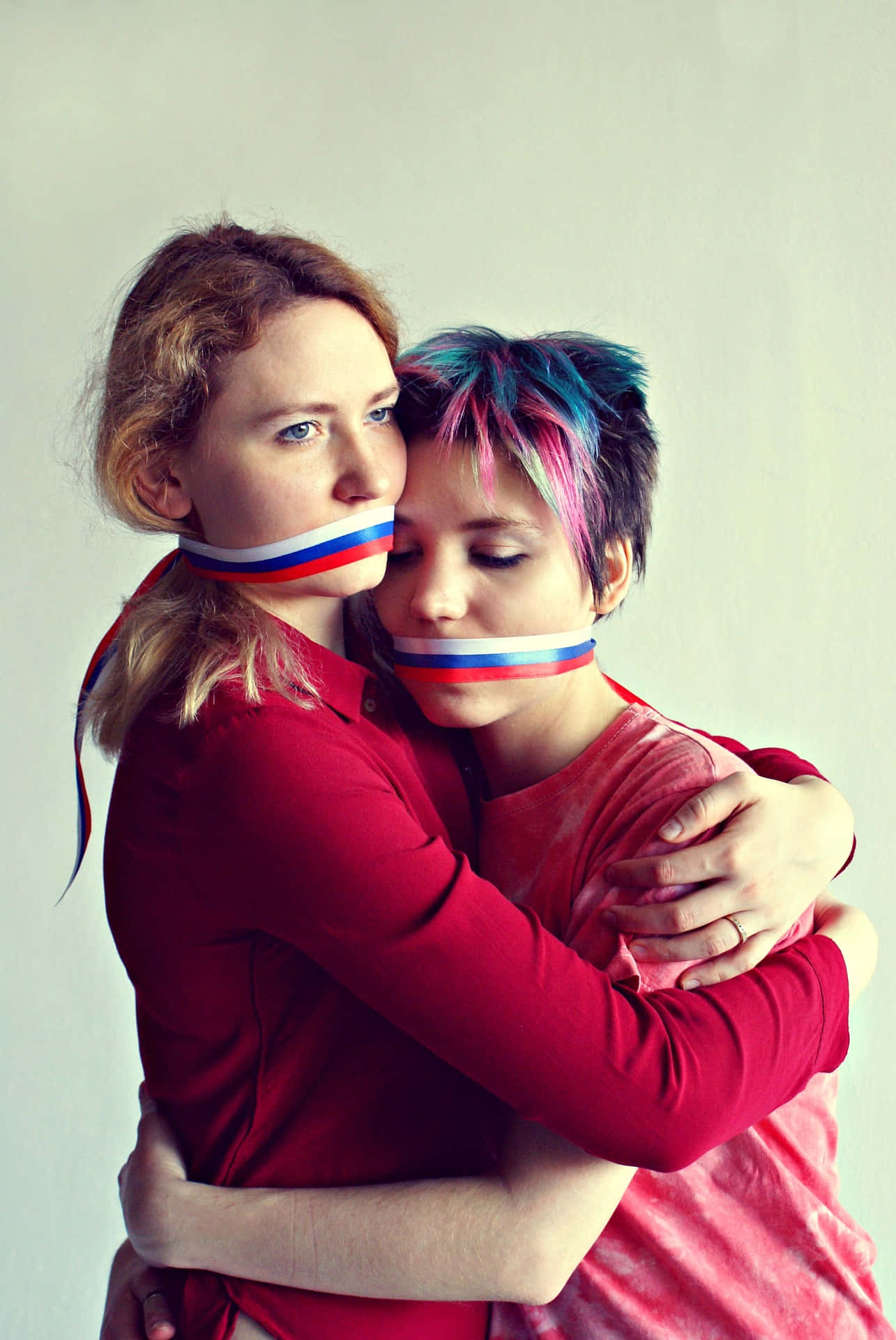 Mujeres Lesbianas, Russian flag tape, plain background, Full HD Phone Wallpaper