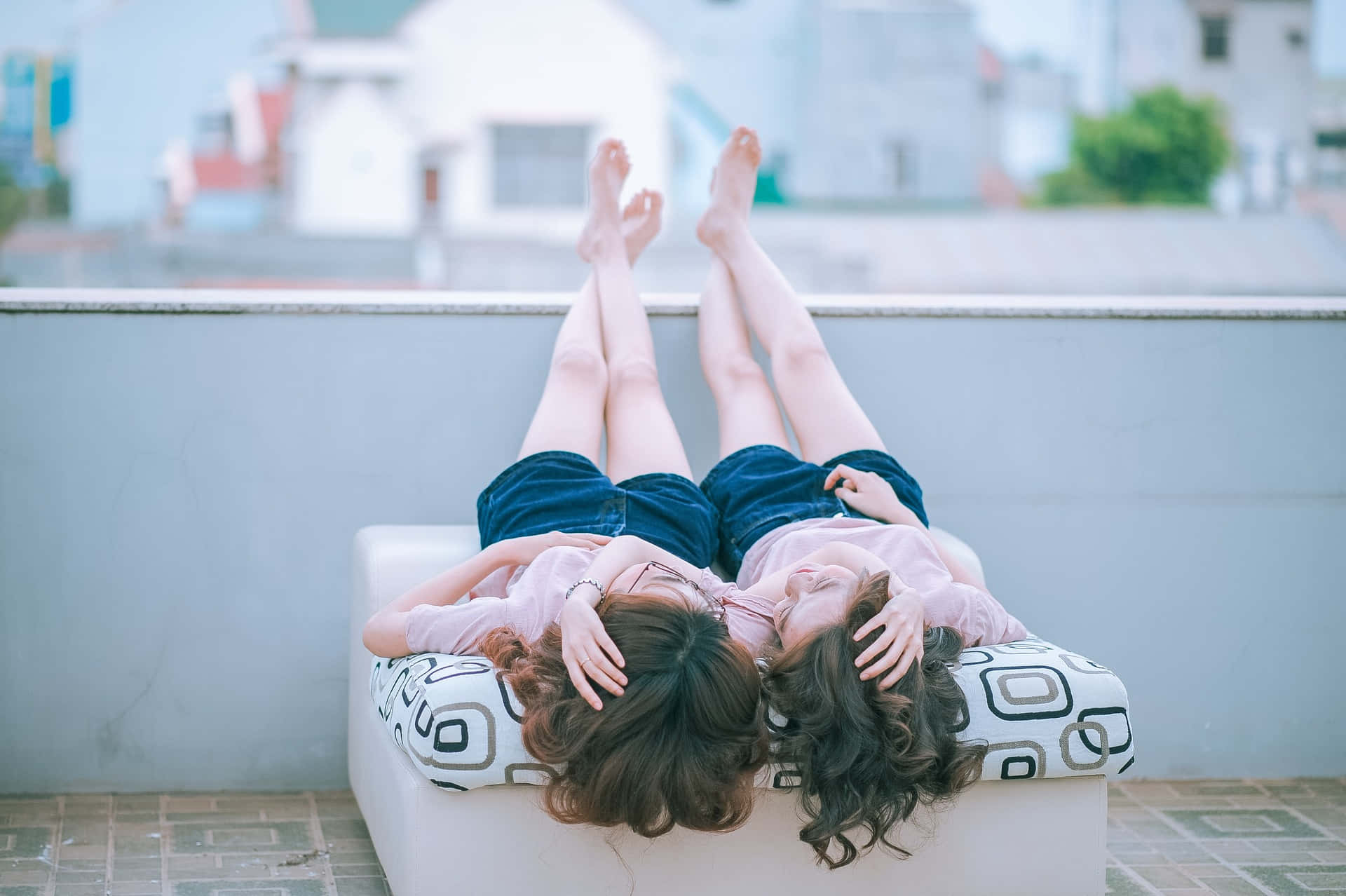 rooftop lounge chair, gazing at the sky, relaxed urban setting, Full HD Desktop Wallpaper