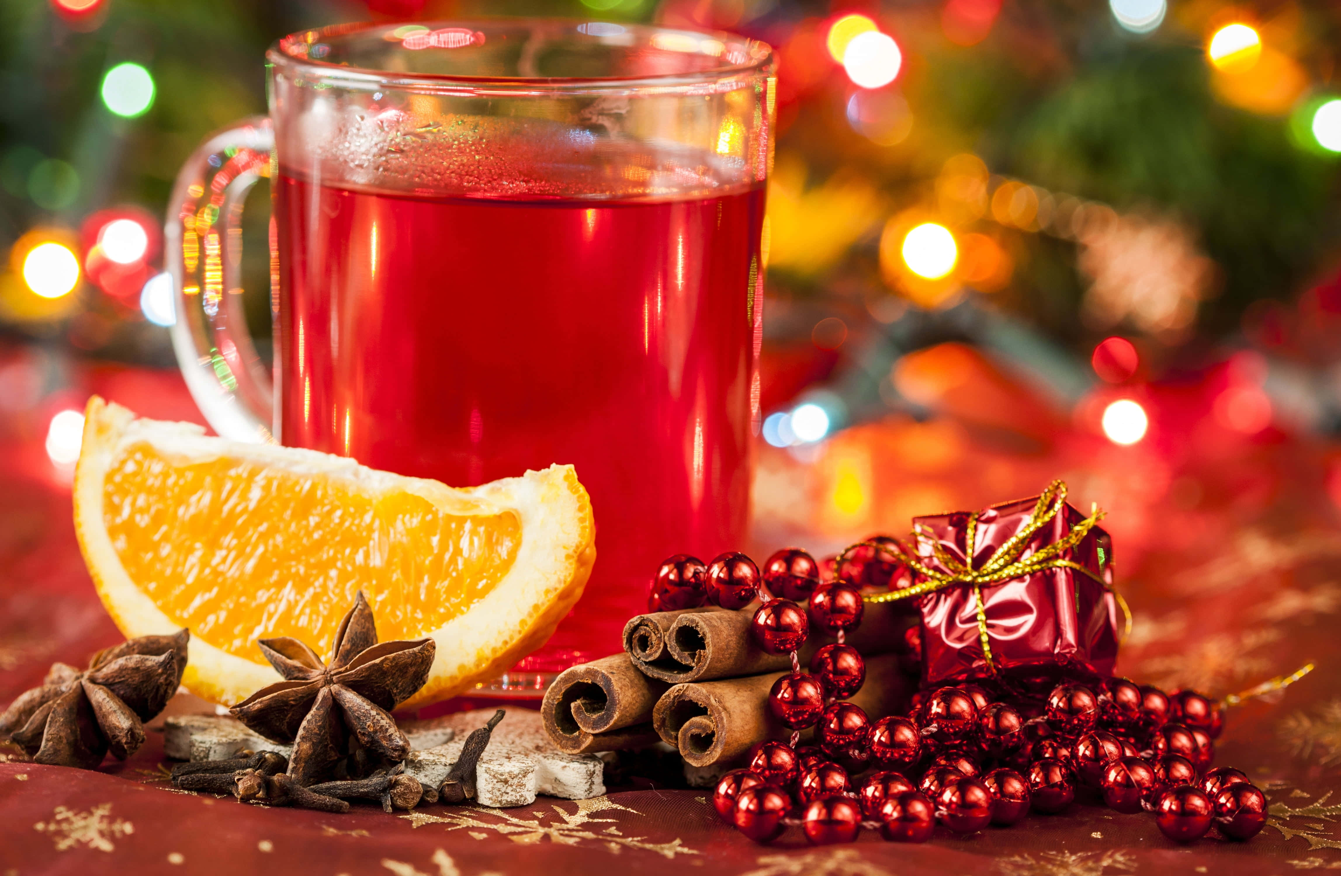 mulled wine, steaming mug, cinnamon sticks, 4K Desktop Wallpaper