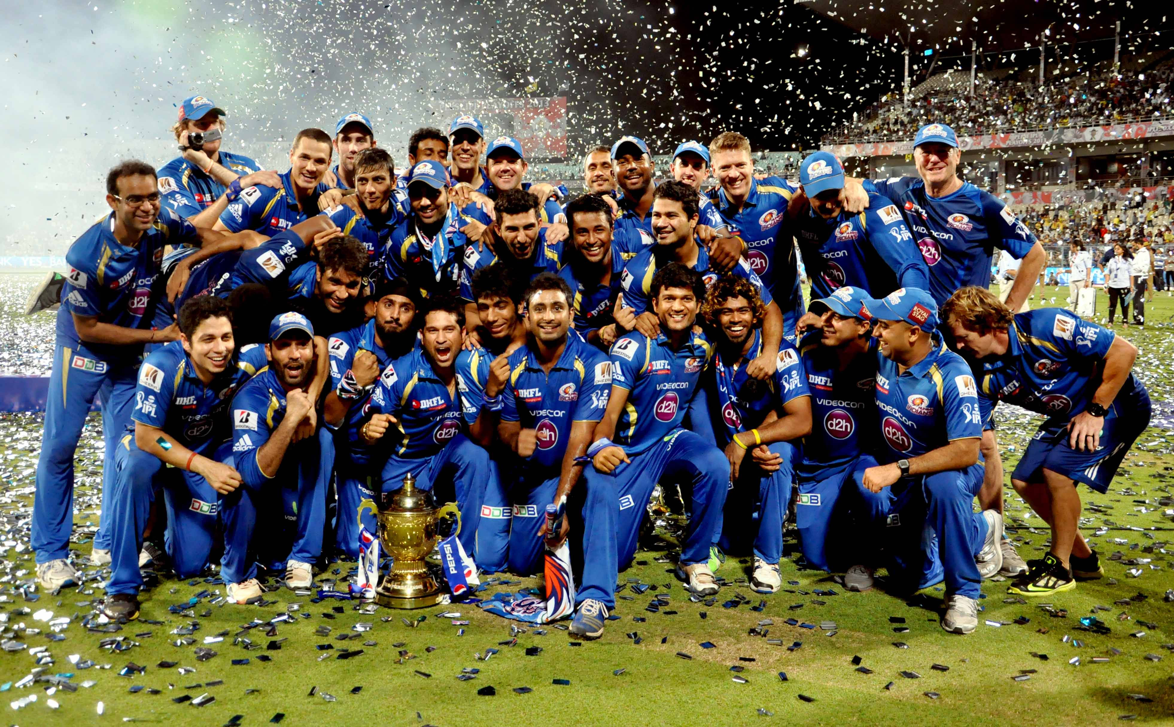Mumbai Indians, blue uniforms, trophy, 4K Desktop Wallpaper