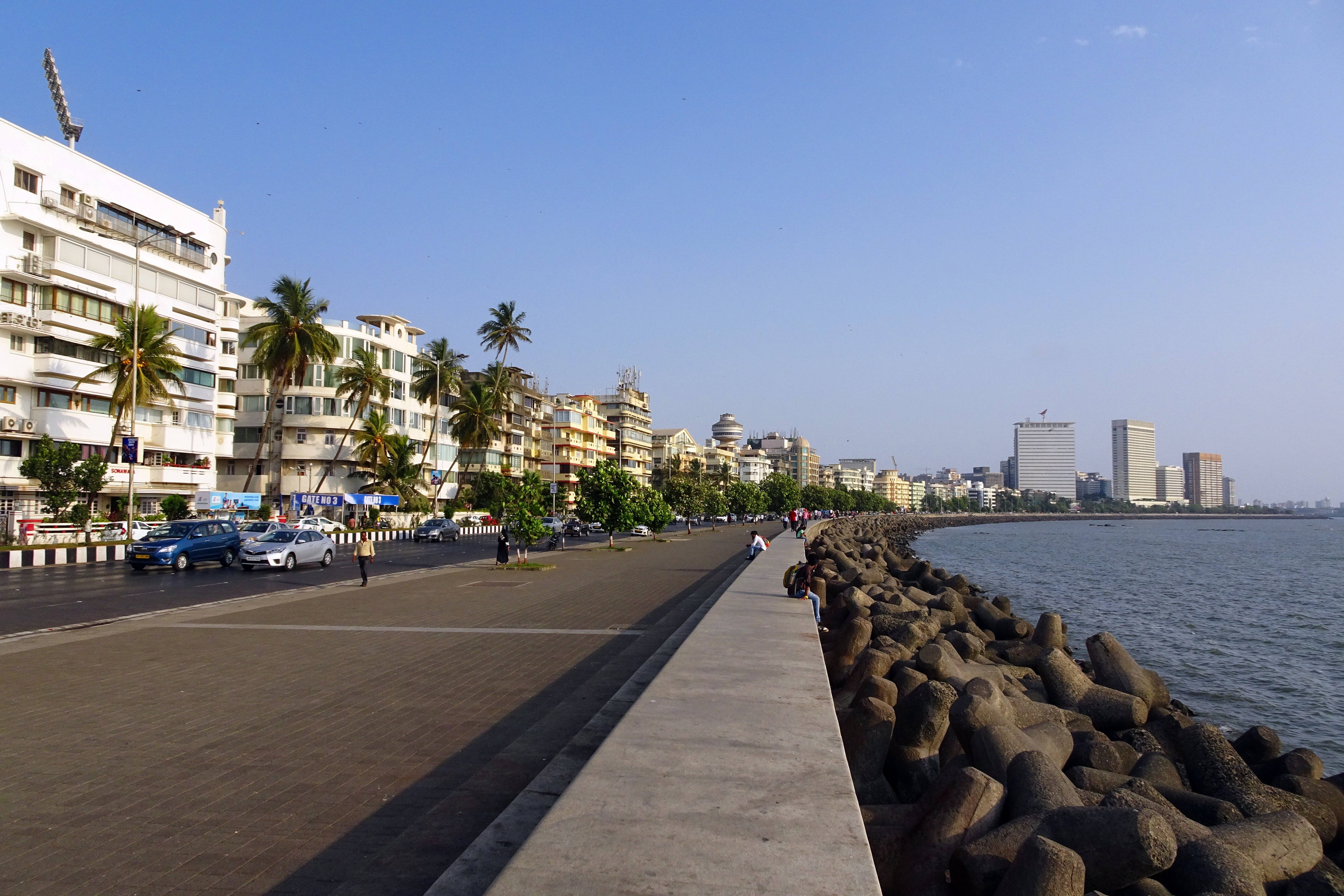 Mumbai, coastal road, palm trees, 4K Desktop Wallpaper
