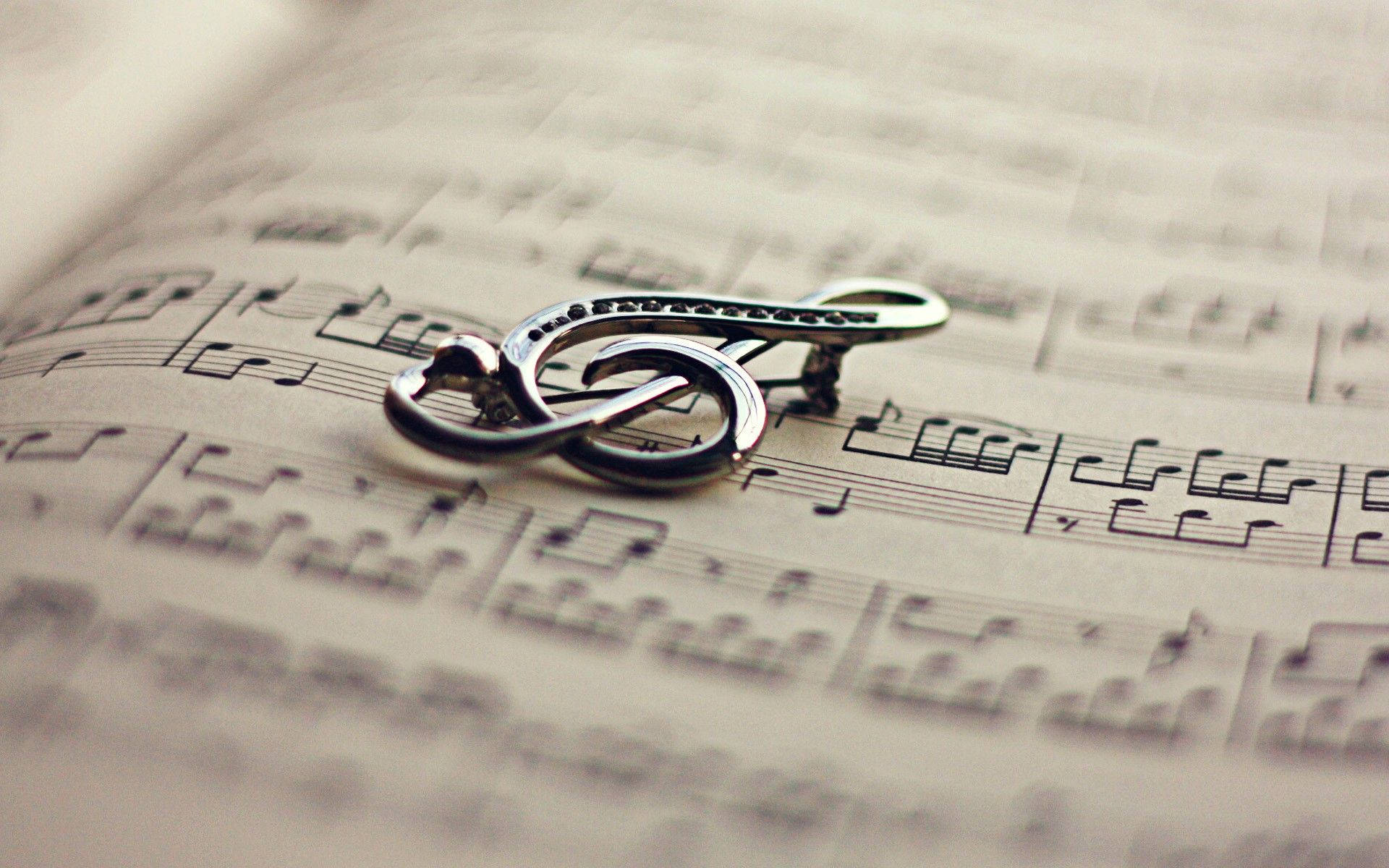 treble clef, shiny silver, aged sheet music, Full HD Desktop Wallpaper