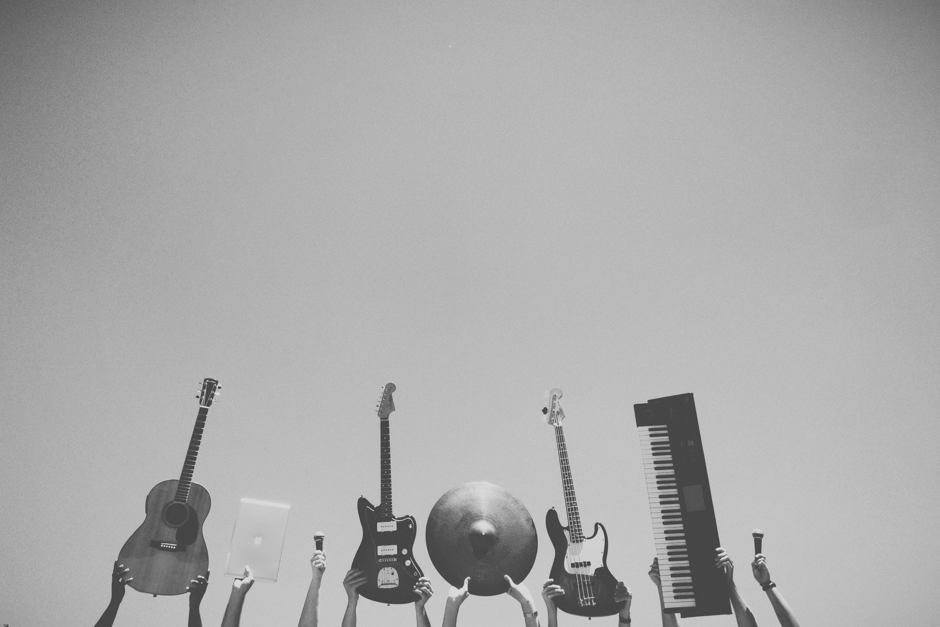 Music 4K, black and white, low angle shot, 2K Desktop Wallpaper