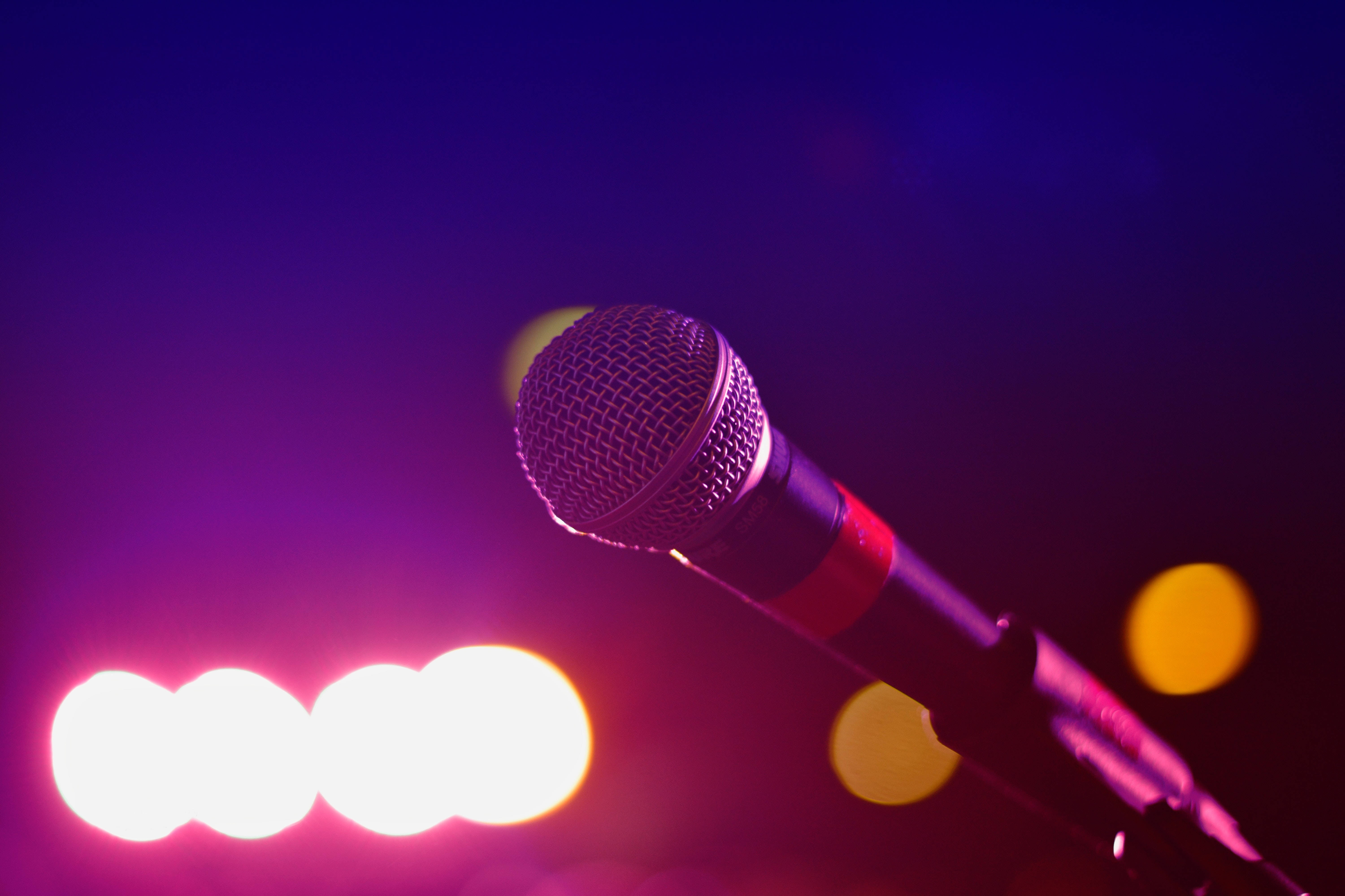 microphone, stage, vibrant purple stage lights, 5K Desktop Wallpaper