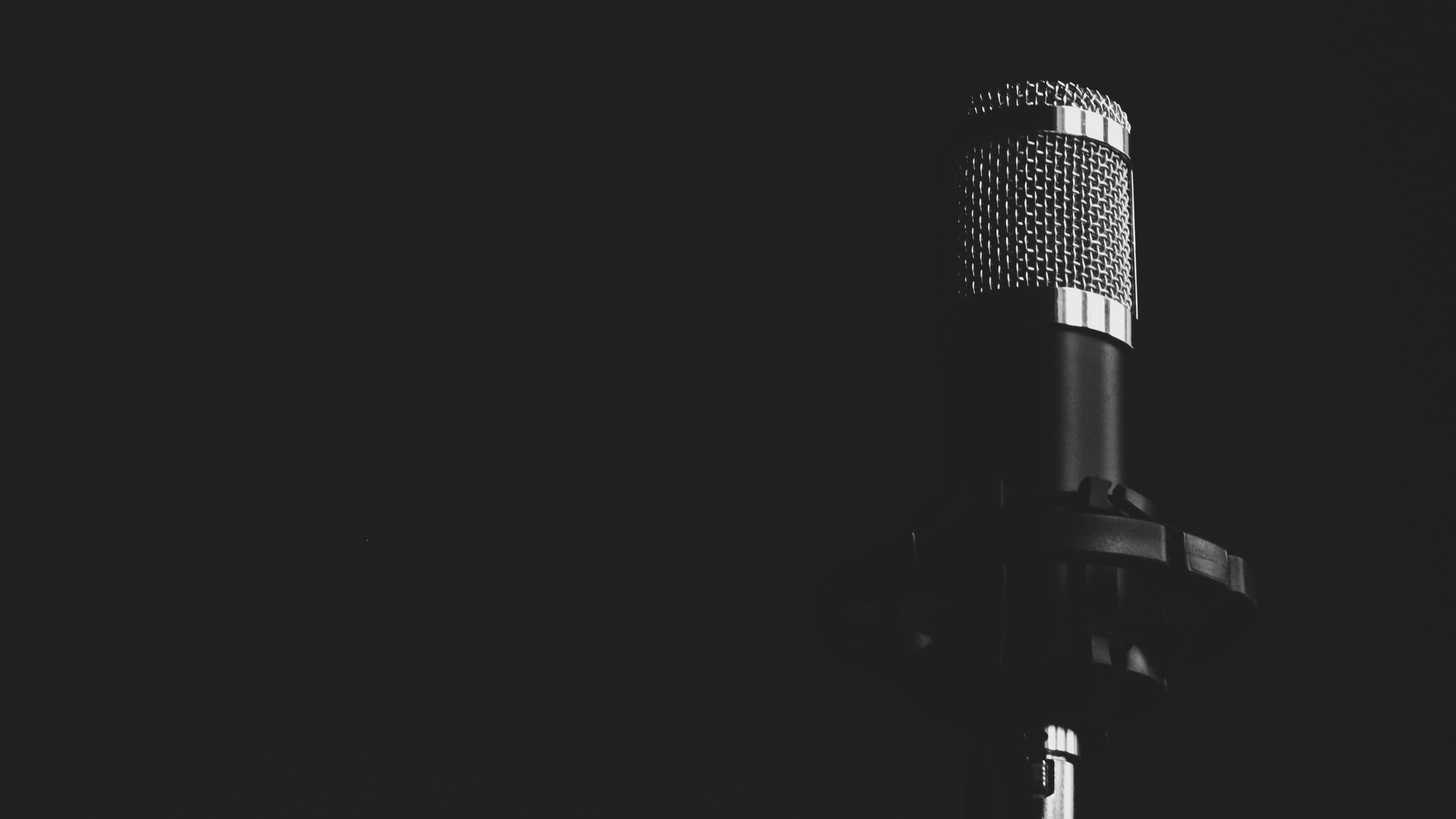 Music 4K Microphone, vintage-style microphone, metallic grille, 5K Desktop Wallpaper