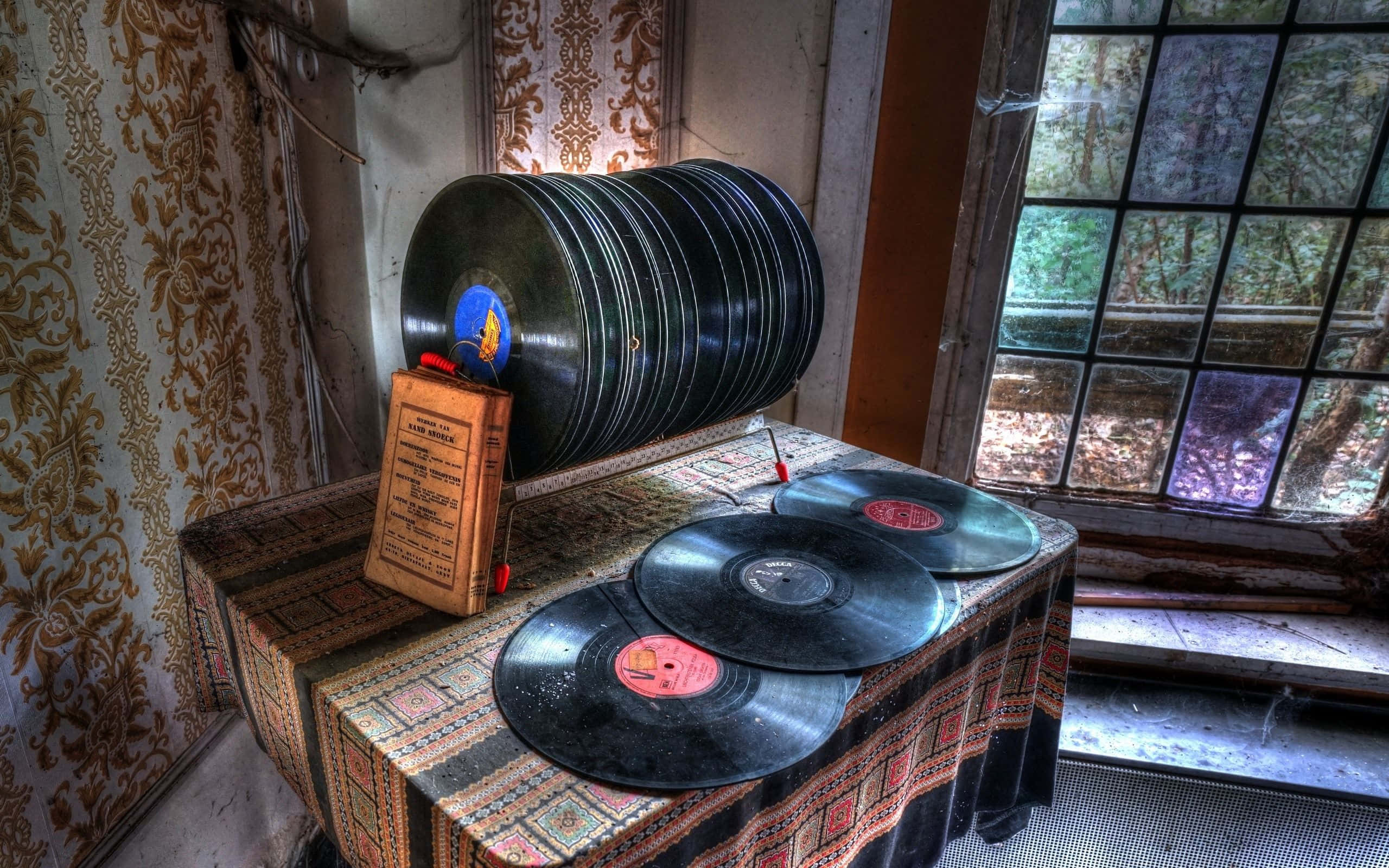 vinyl records, vintage record player, patterned table, 2K Desktop Wallpaper