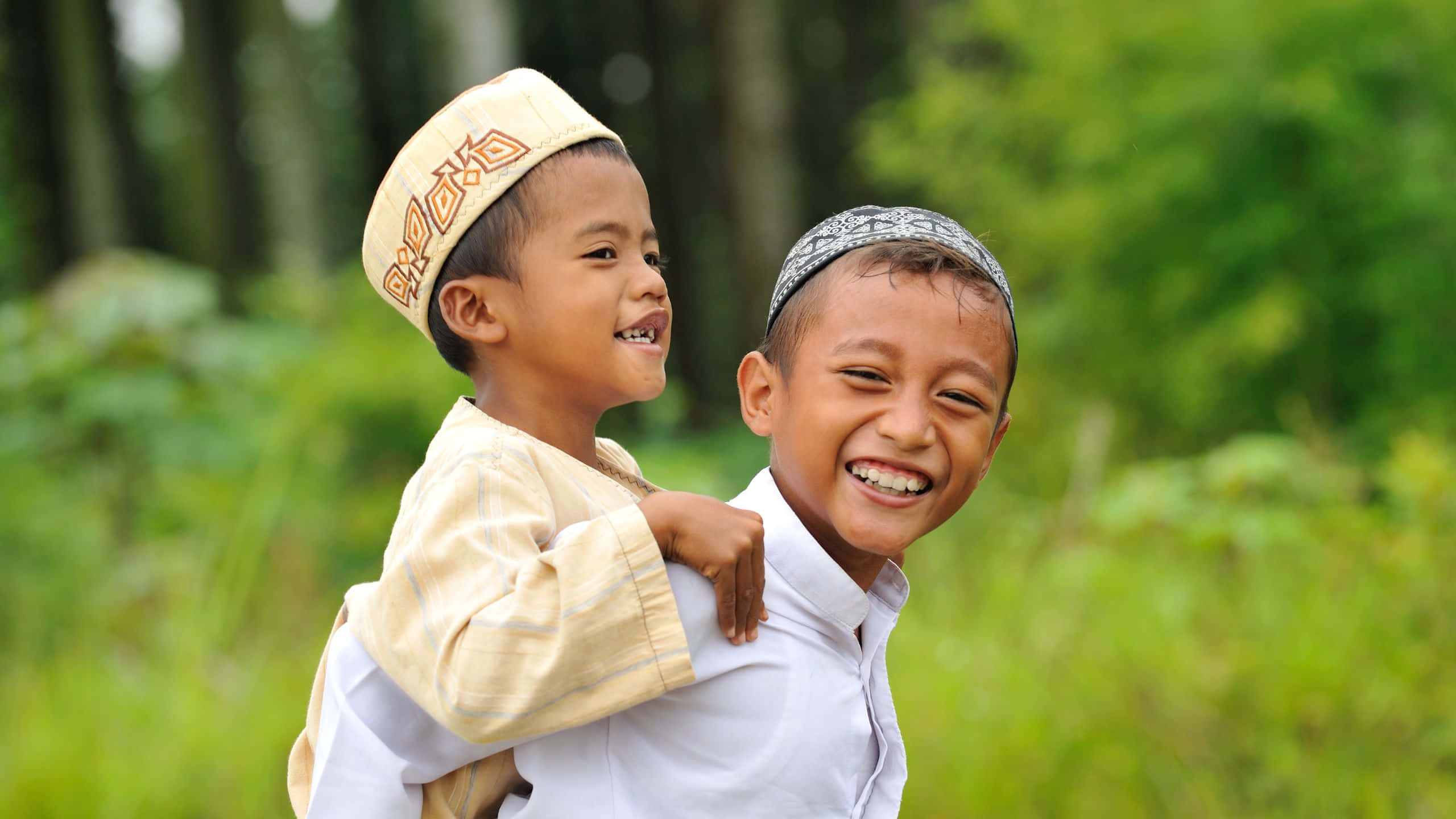 Muslim Boy, young brother, traditional hats, 2K Desktop Wallpaper