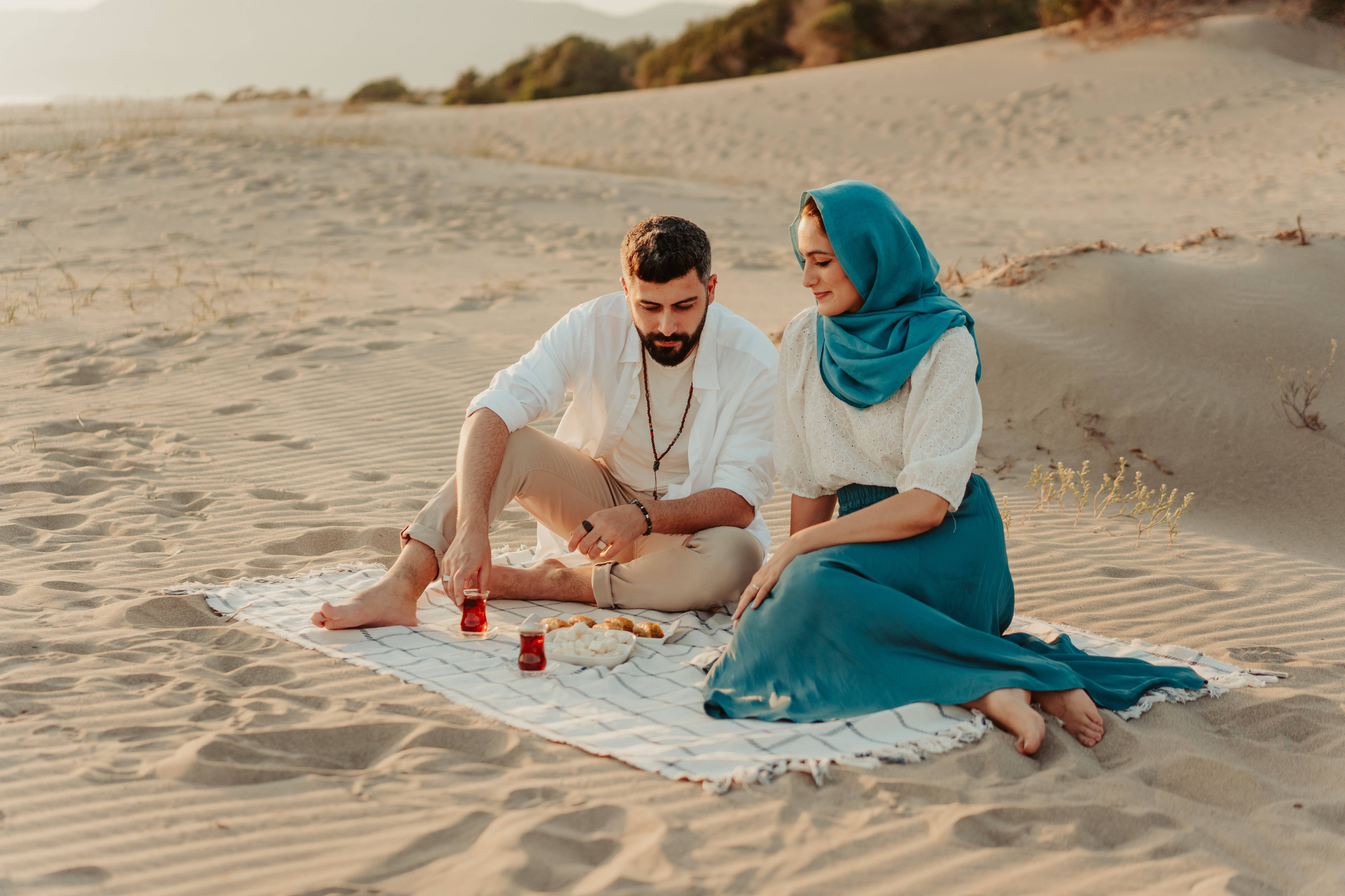Muslim couple, beach, sandy dune, 5K Desktop Wallpaper