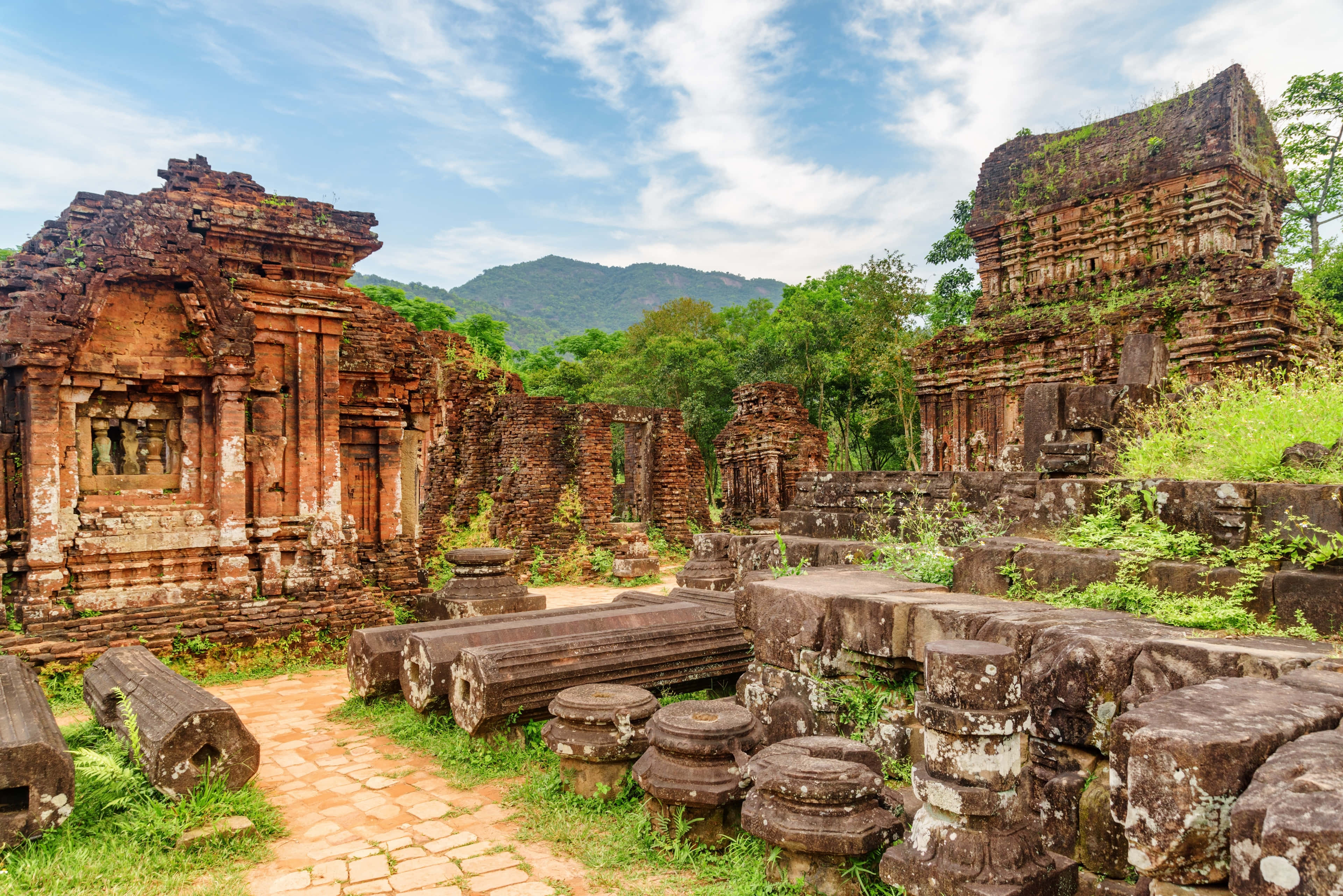 My Son Sanctuary, ancient stone temple ruins, greenery, 4K Desktop Wallpaper