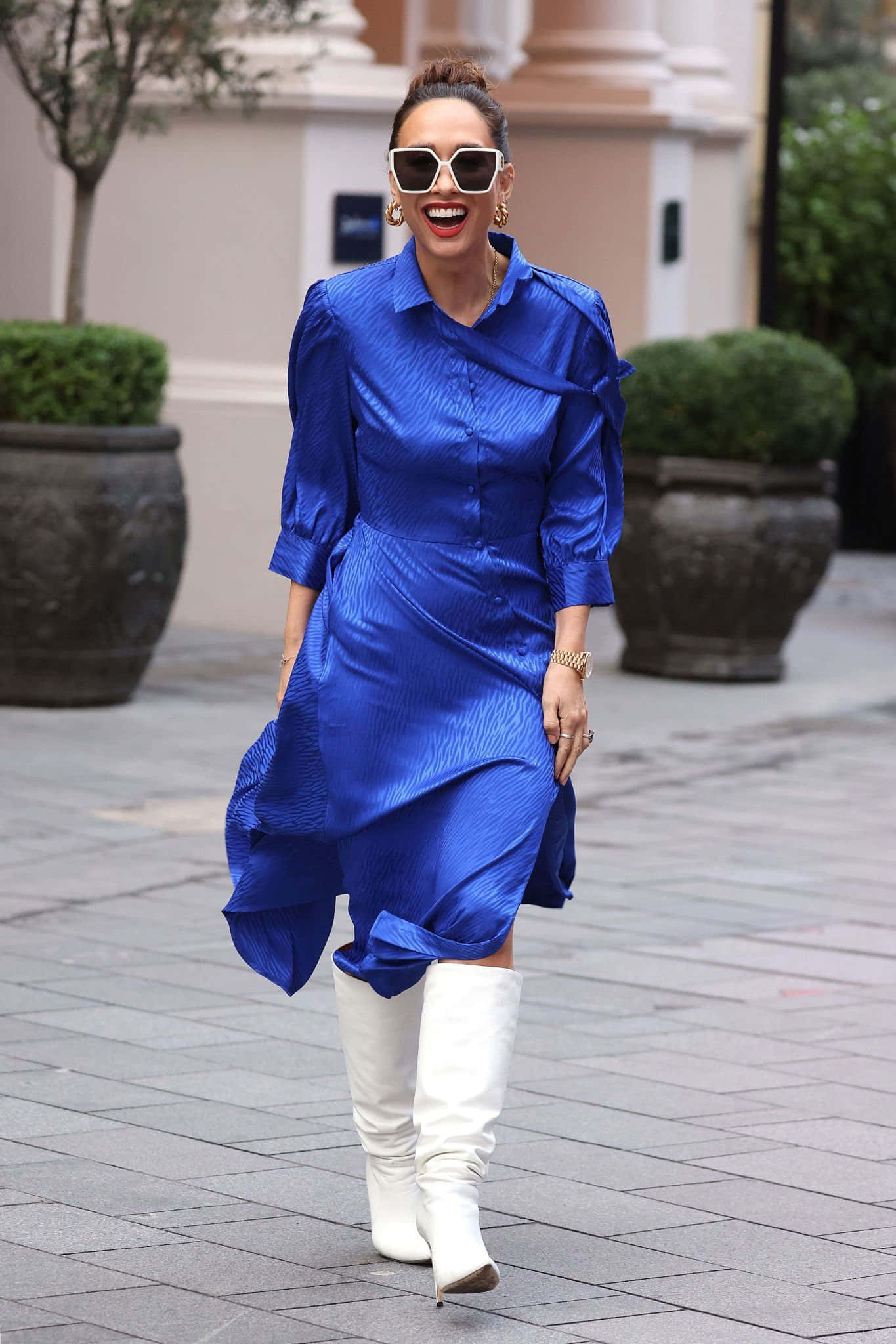 Myleene Klass, blue satin dress, white knee-high boots, Full HD Phone Wallpaper