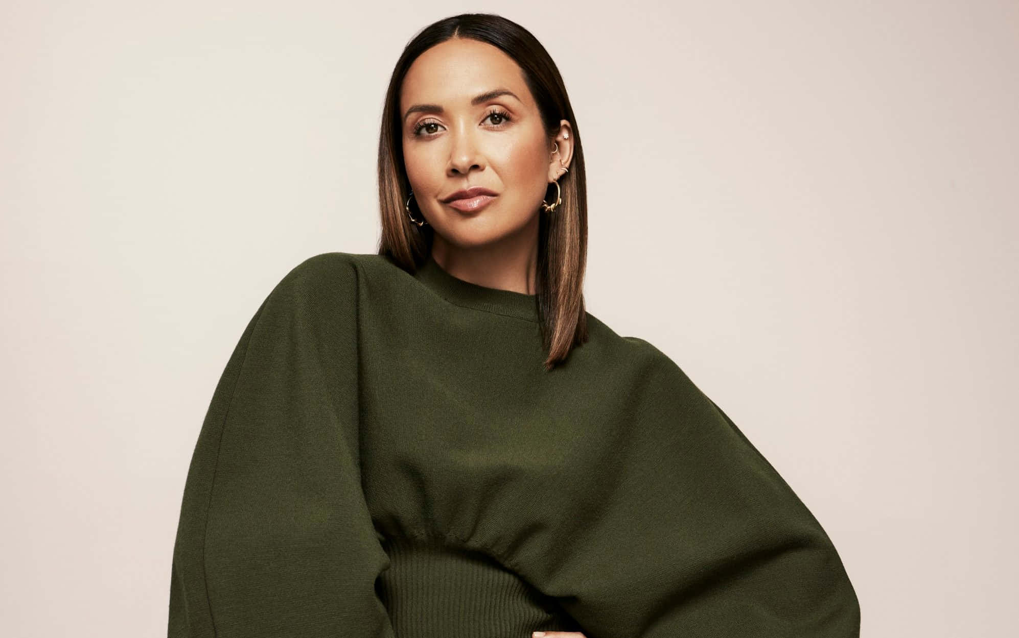 Myleene Klass, olive green sweater, shoulder-length brown hair, Full HD Desktop Wallpaper