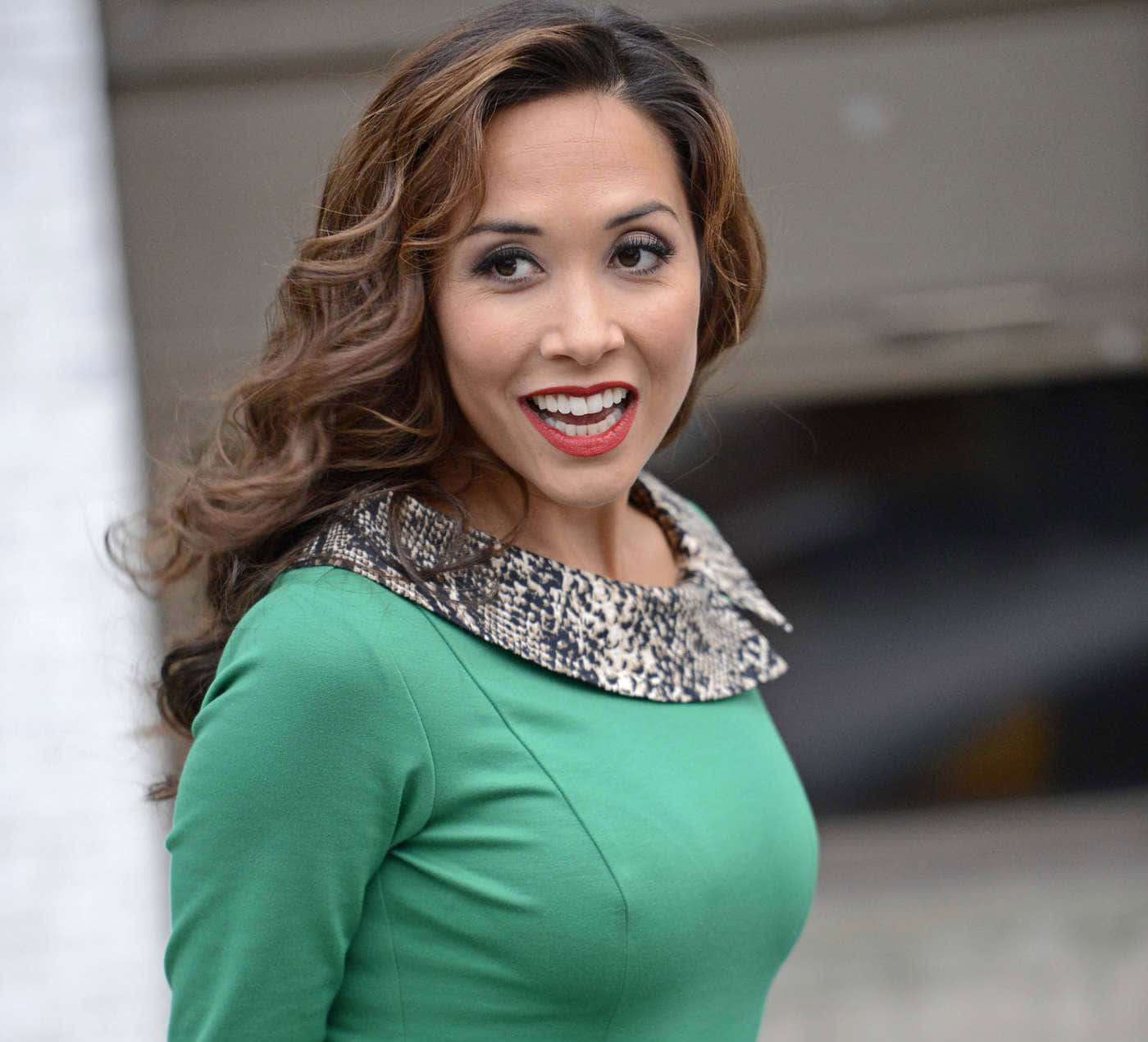 Myleene Klass, wavy brown hair, green dress, HD Desktop Wallpaper