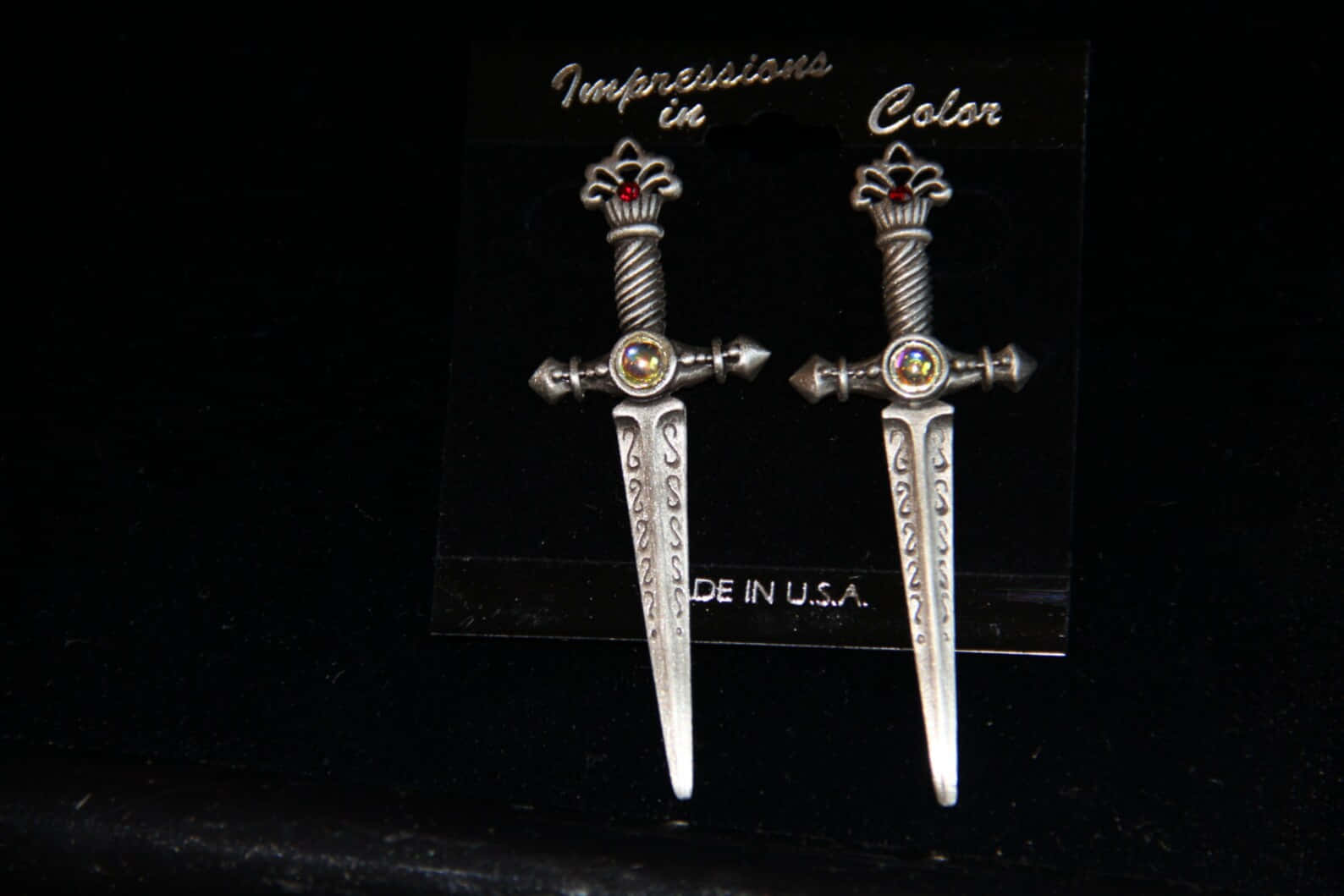 Mystical Artifacts, silver dagger-shaped earrings, red and rainbow gems, HD Desktop Wallpaper