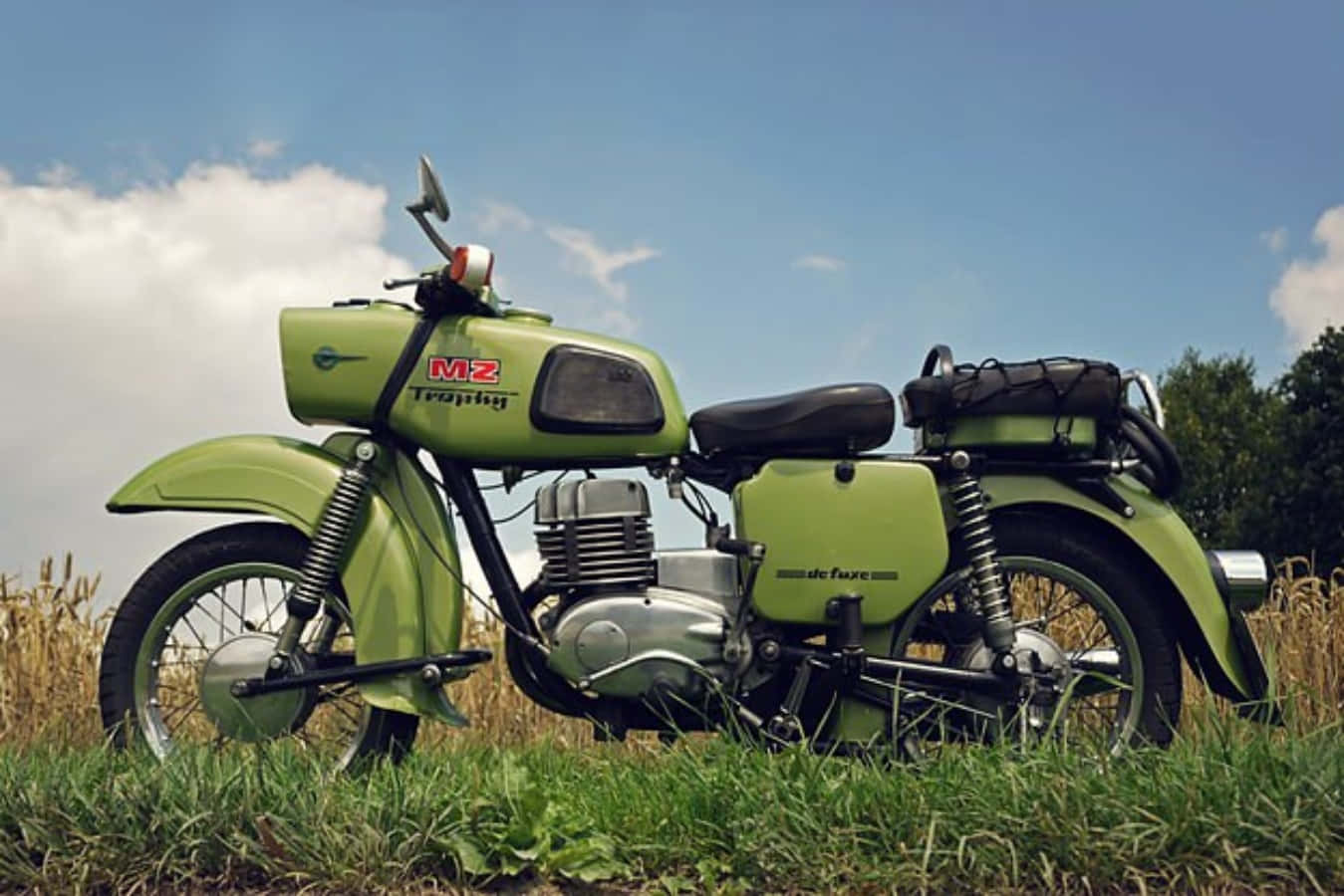 vintage MZ motorcycle, olive-green, grassy field, HD Desktop Wallpaper