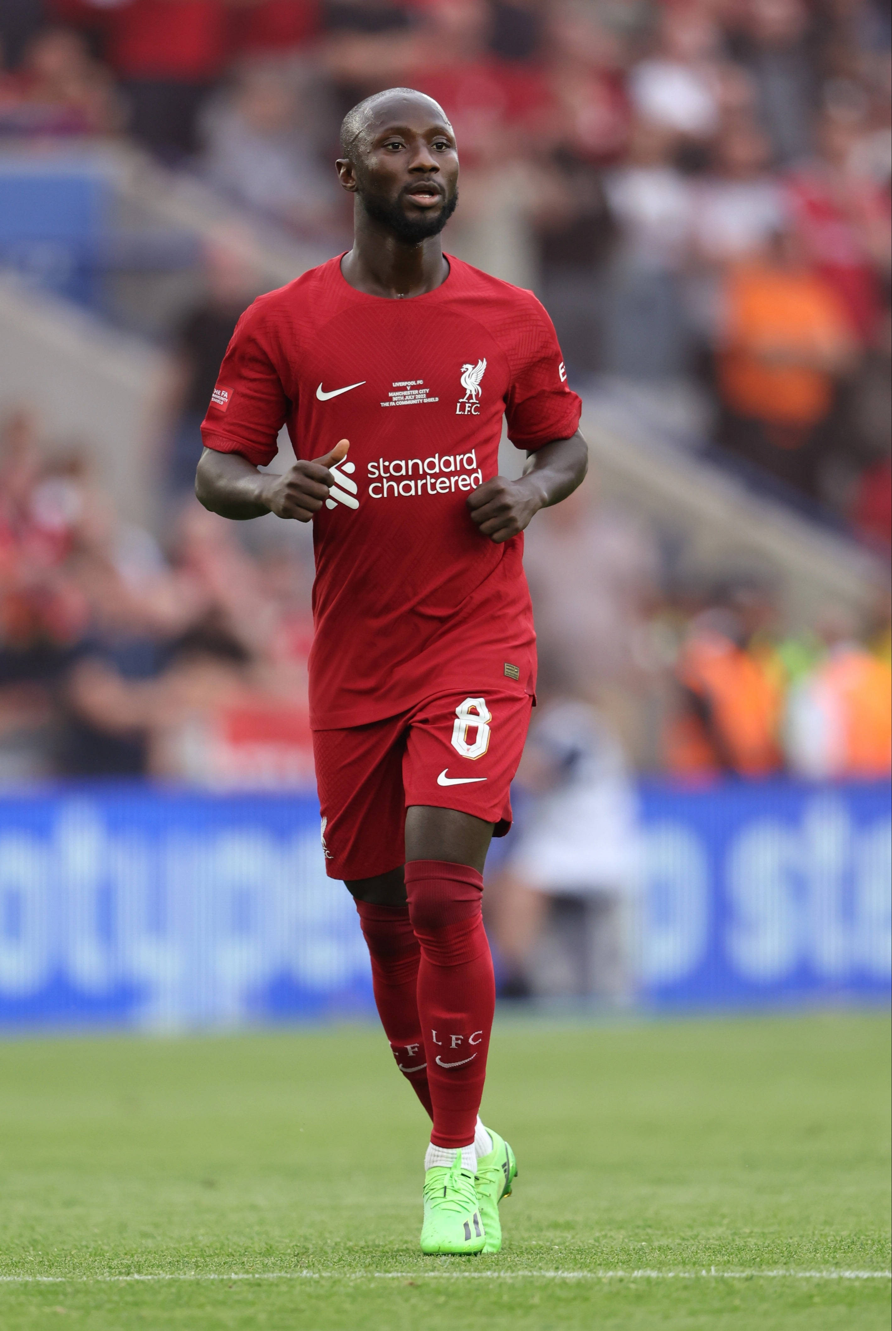 Naby Keita, red Liverpool kit, green pitch, 4K Phone Wallpaper