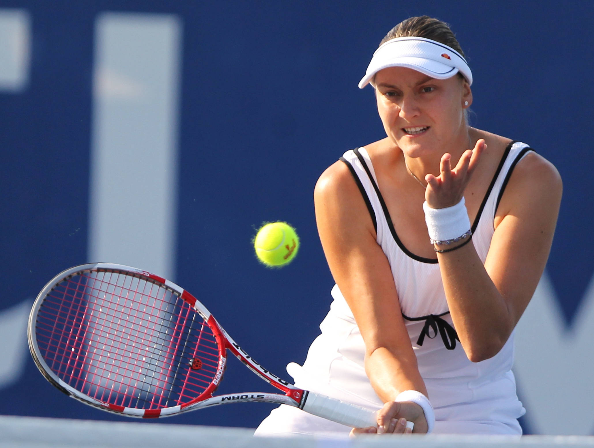 Nadia Petrova, white gear, red and white racket, Full HD Desktop Wallpaper