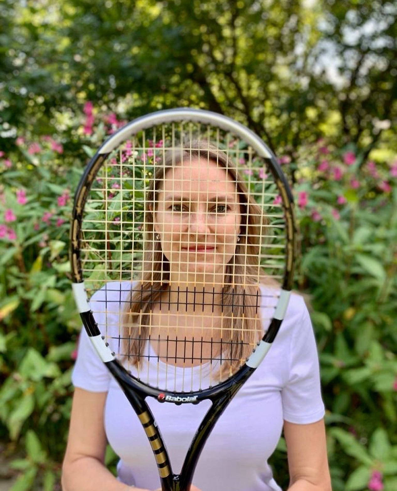 Nadia Petrova, tennis racket, pink flowers, HD Phone Wallpaper