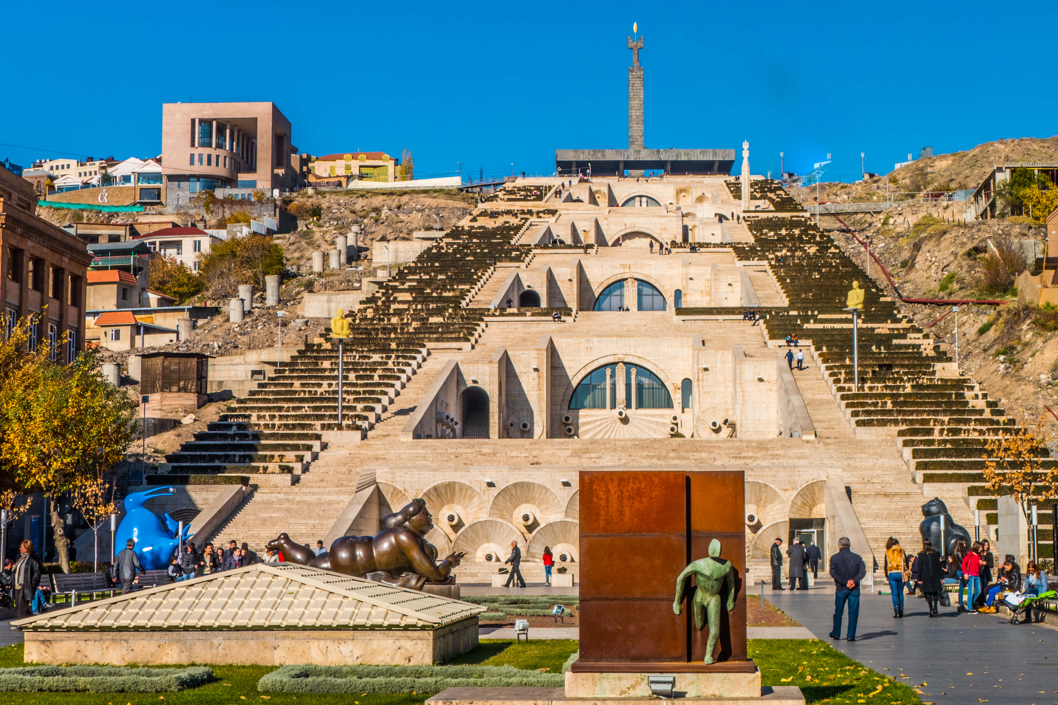 Nagorno-Karabakh, grand stone amphitheater, modern sculptures, 4K Desktop Wallpaper