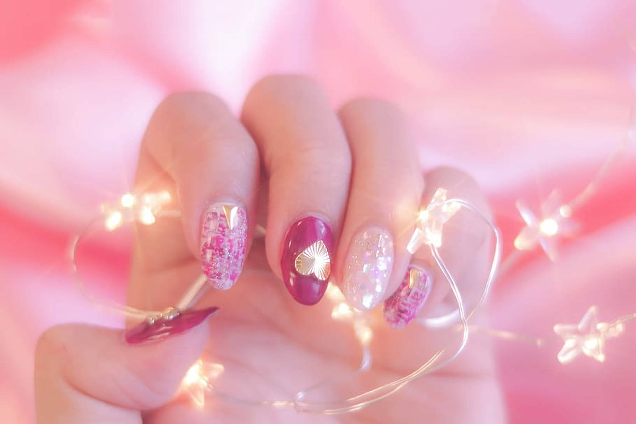fairy lights, glittery pink and white nails, gold shell designs, Full HD Desktop Wallpaper