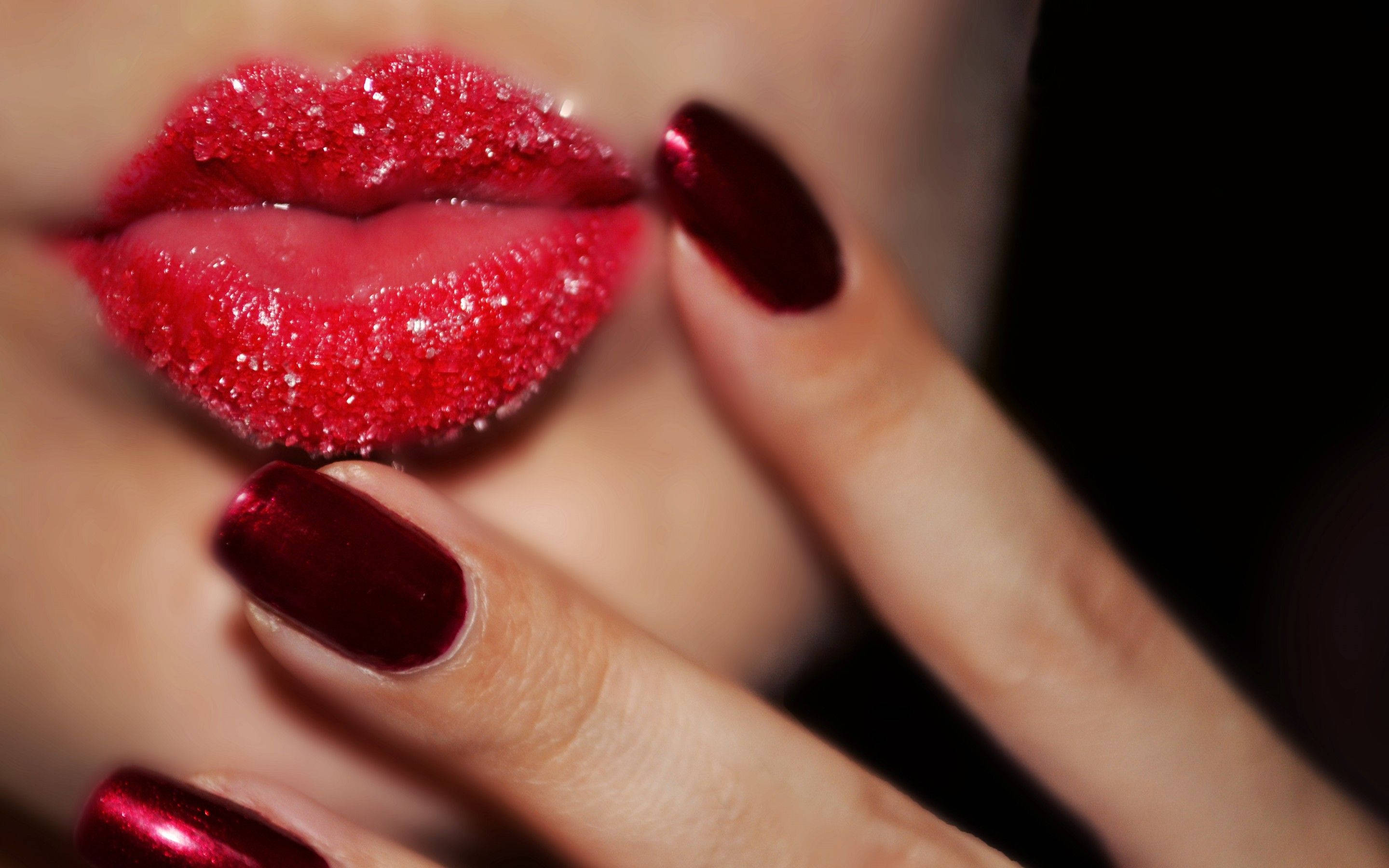 red glittery lips, glittery red makeup, matching nails, 2K Desktop Wallpaper