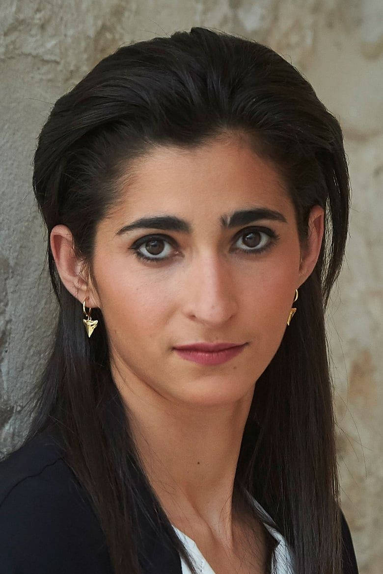 Nairobi money heist, dark hair, gold earrings, SD Phone Wallpaper