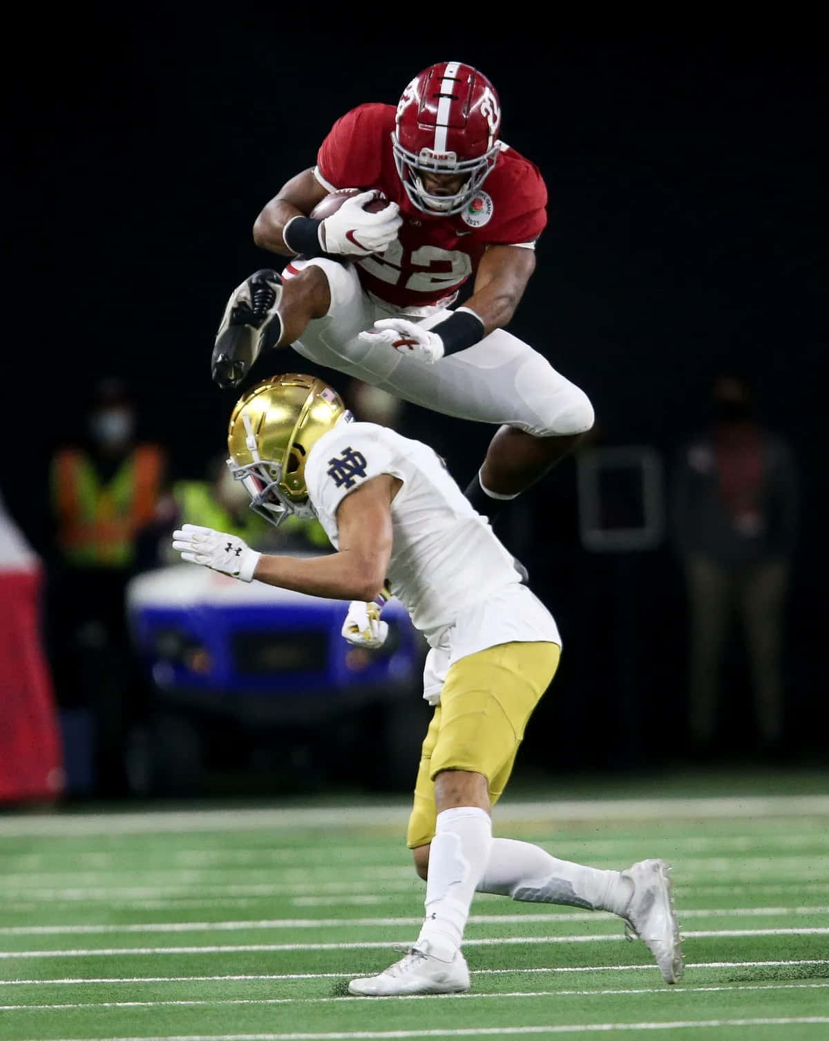 Najee Harris, red, white and gold, HD Phone Wallpaper