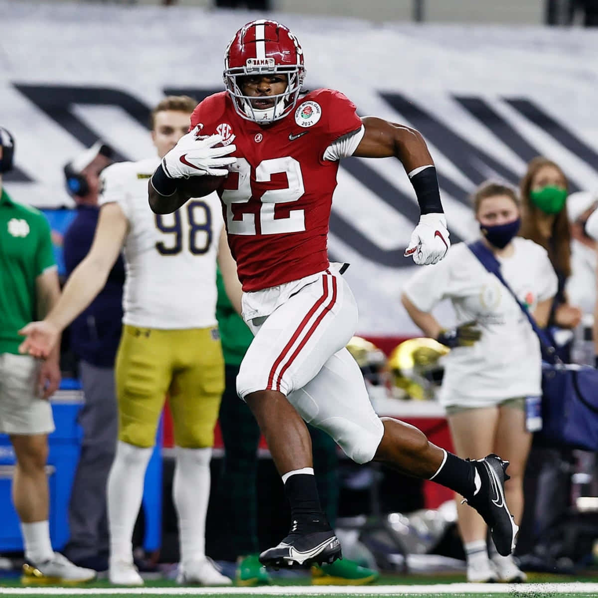 Najee Harris, red and white uniform, football, SD Desktop Wallpaper