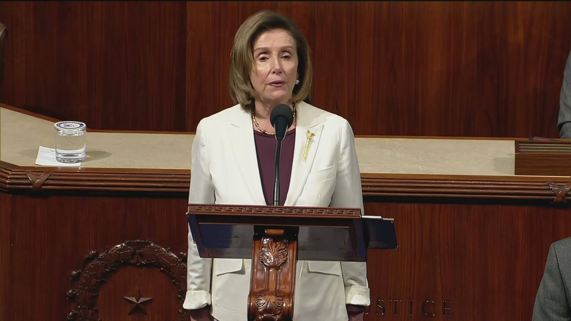 Nancy Pelosi, wooden podium, formal chamber, Full HD Desktop Wallpaper