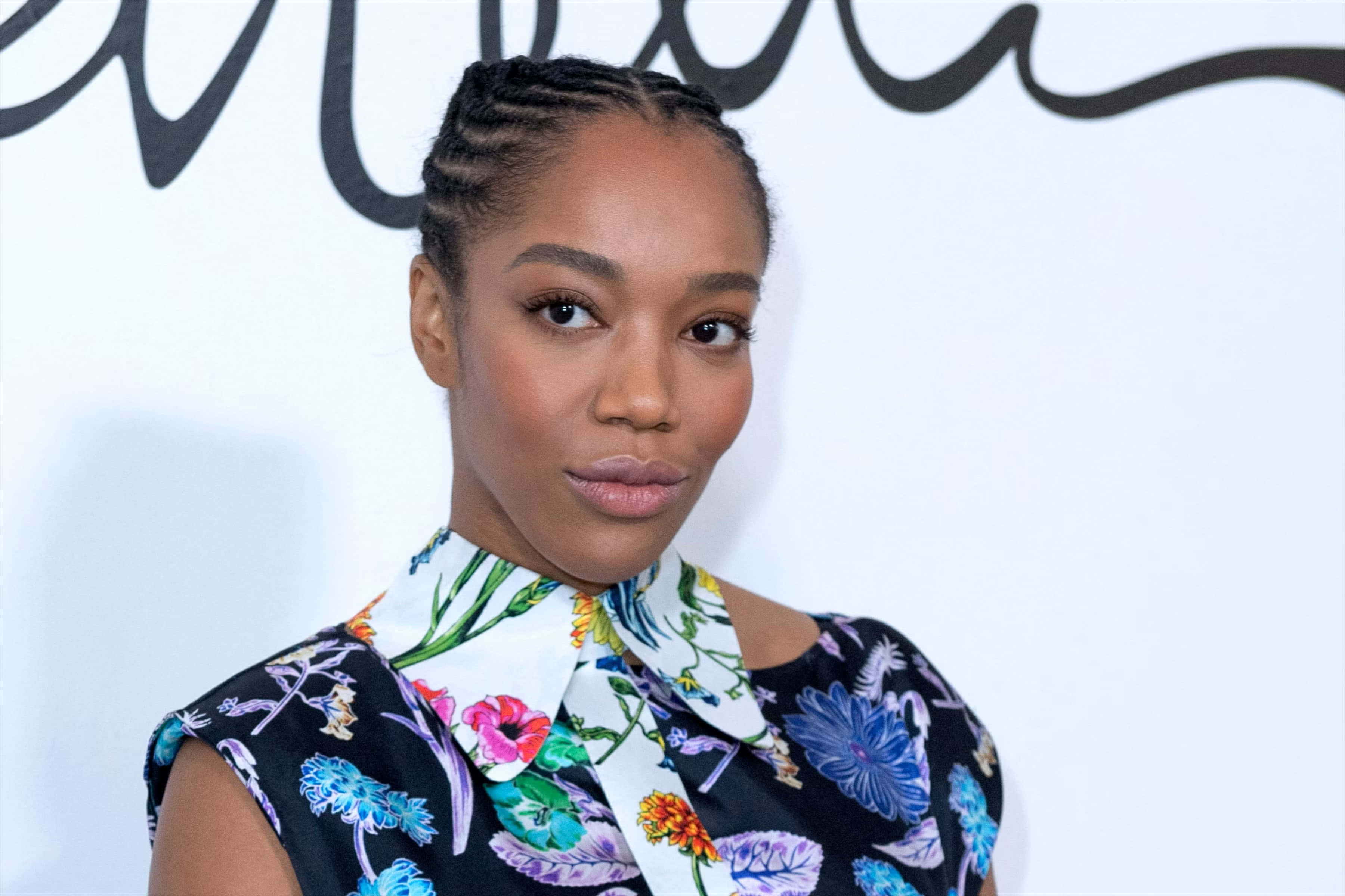 Naomi Ackie, floral dress, braided hair, 2K Desktop Wallpaper