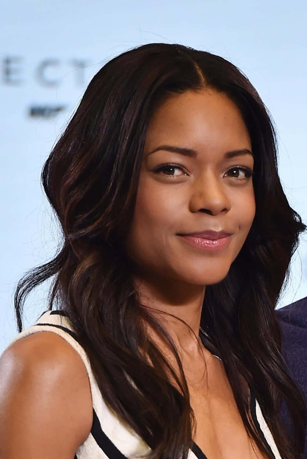 Naomie Harris, designer dress, light blue backdrop, HD Phone Wallpaper