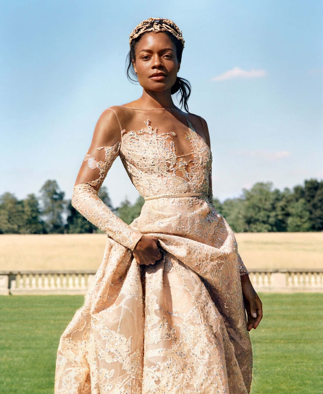 Naomie Harris, gold lace gown, manicured lawn, HD Phone Wallpaper